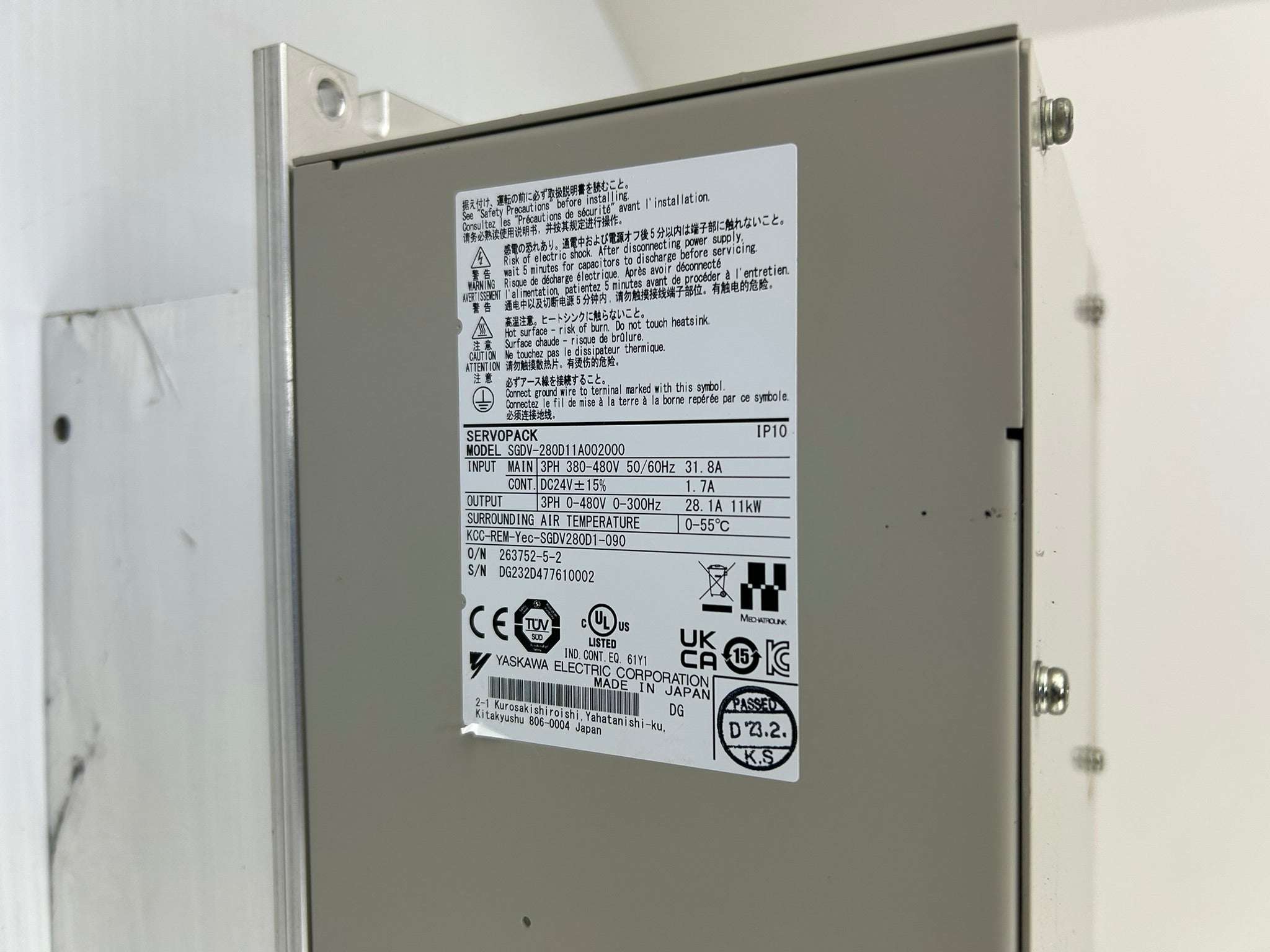 Yaskawa Electric SGDV-280D11A002000 Servopack Drive