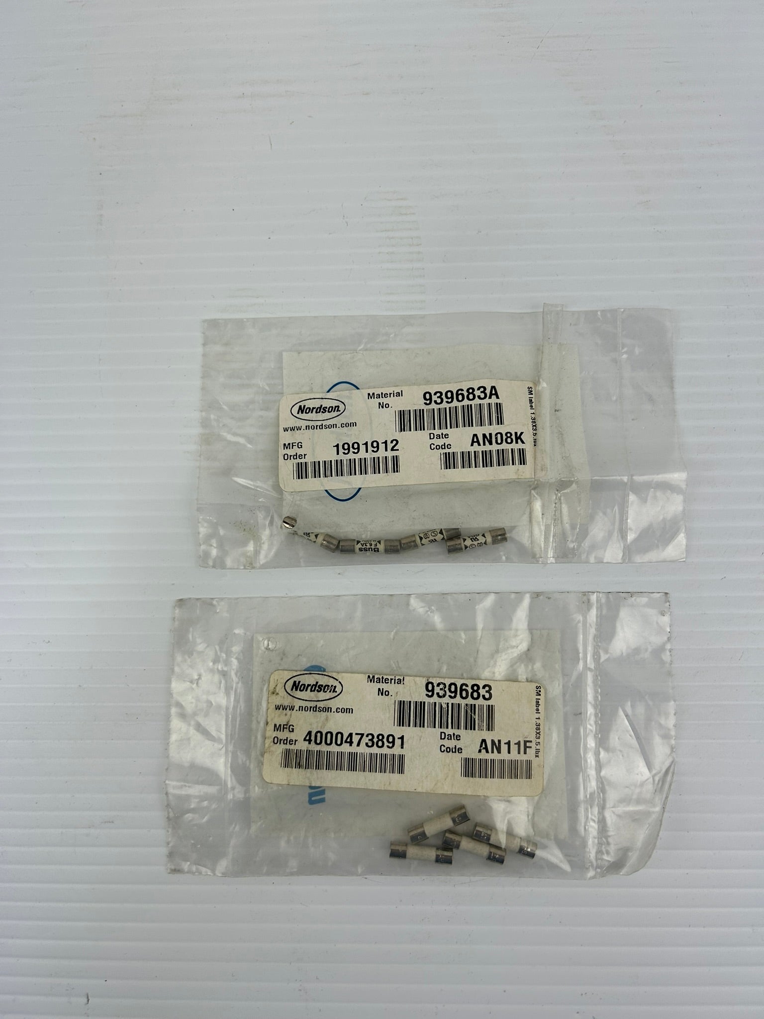 Nordson 939683 and 939683A Fuses - Lot of 8