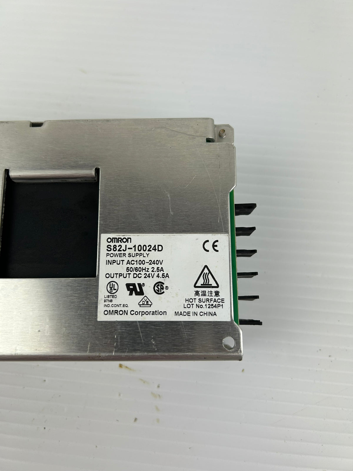 Omron S82J-10024D 100W Power Supply 24VDC 4.5A AC100-240V S82J10024D
