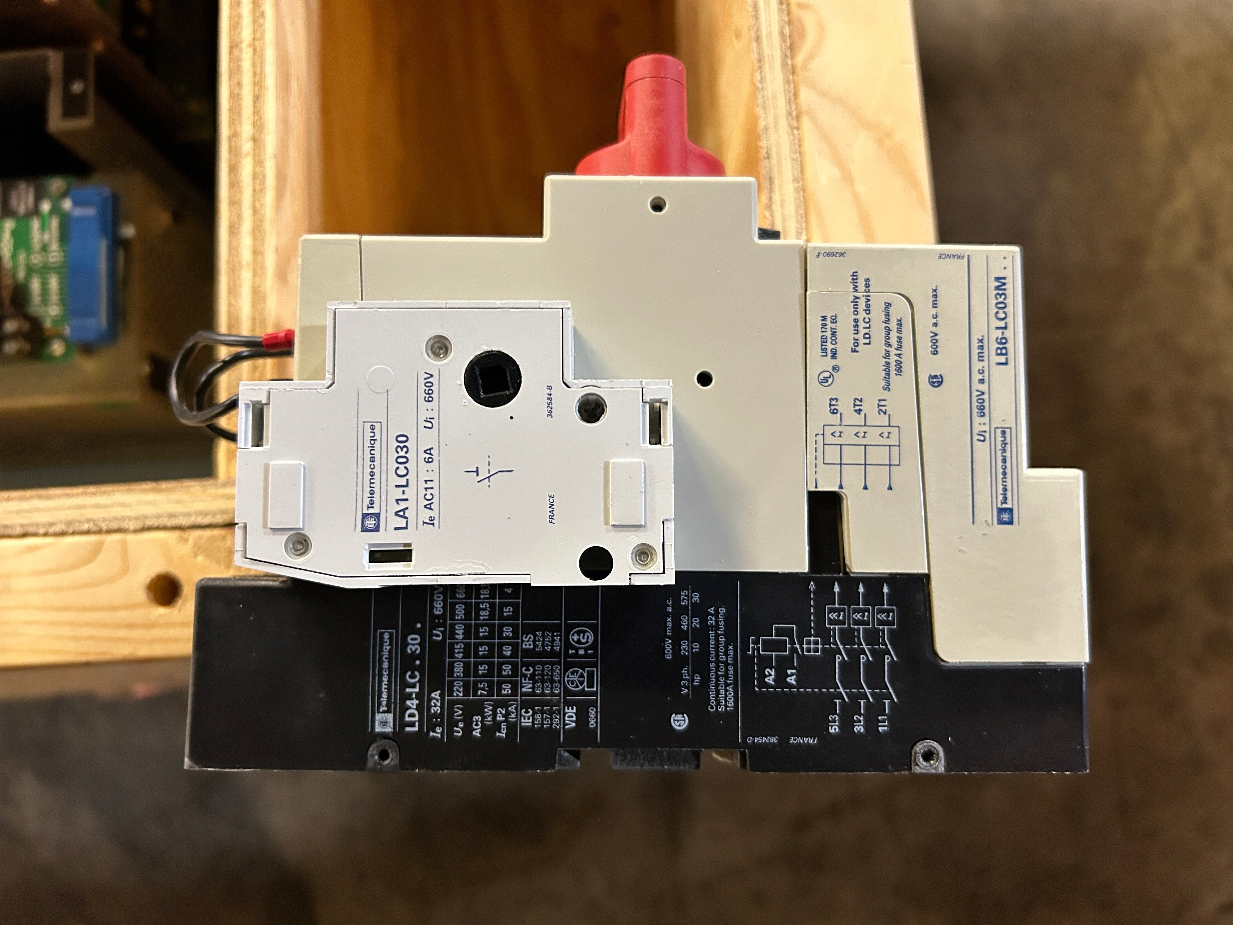 Ormec MCS-S45H*227 Servo Drive Assembly Telemecanique Breaker Tokin Noise Filter