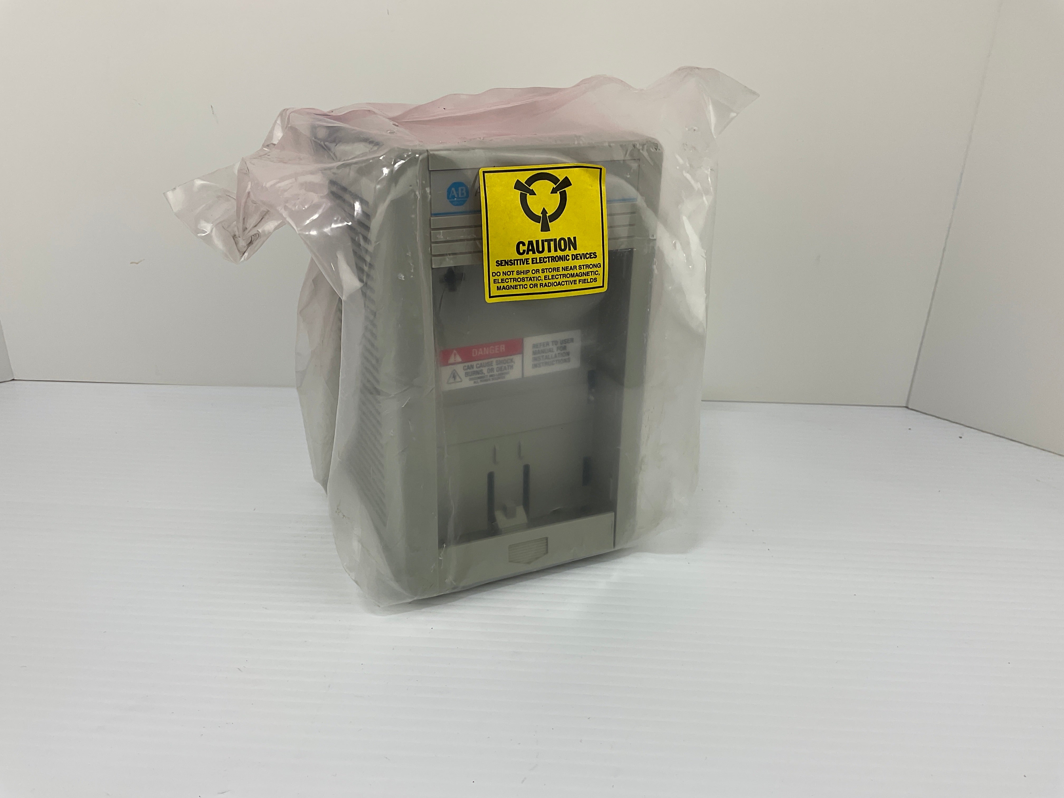 Allen Bradley 1305-AA03A 0.55 KW/0.75 HP