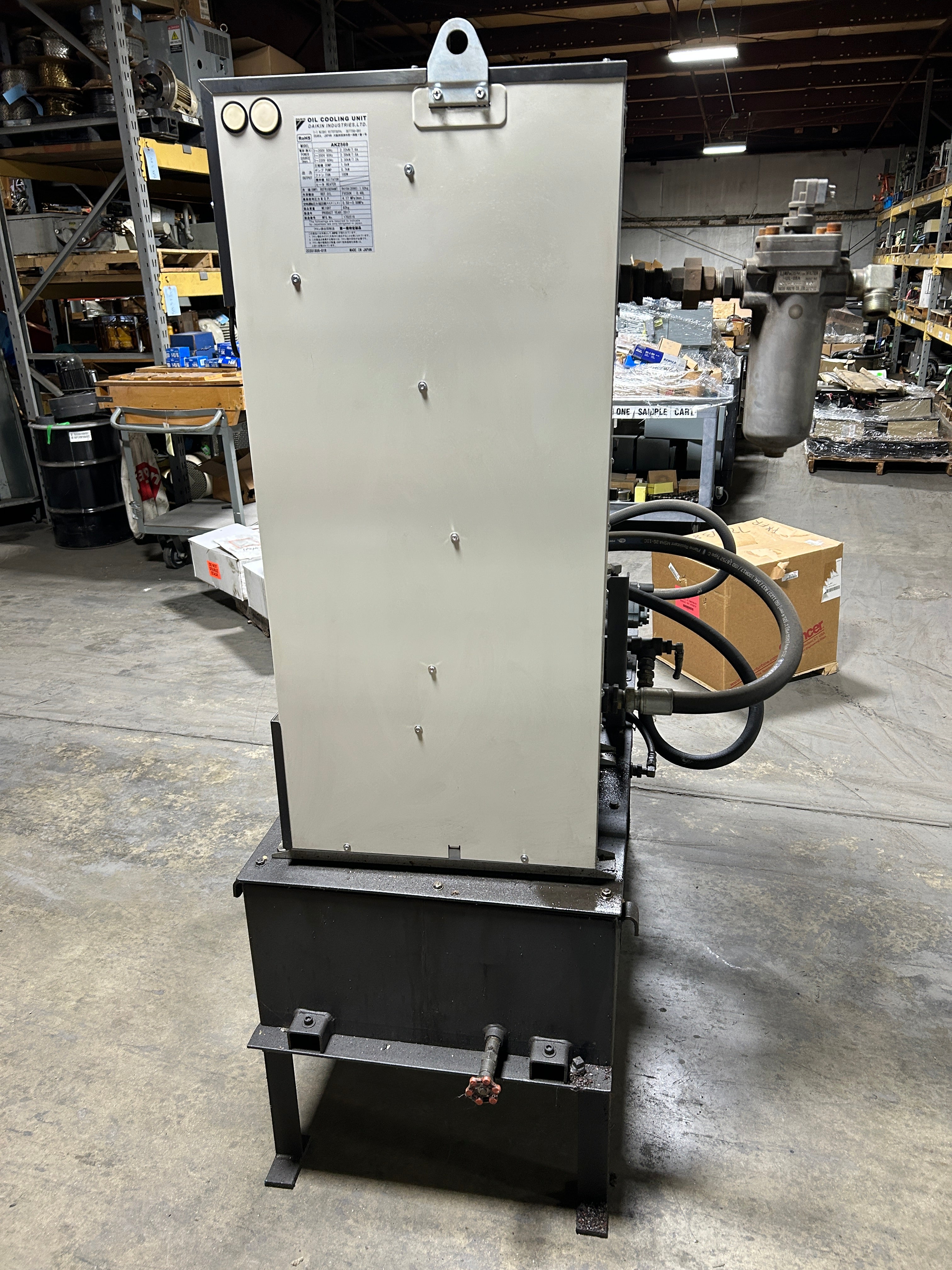 Daikin Industries AKZ569 Inverter Oil Cooling Unit Chiller 1702516 & Oil Tank 9