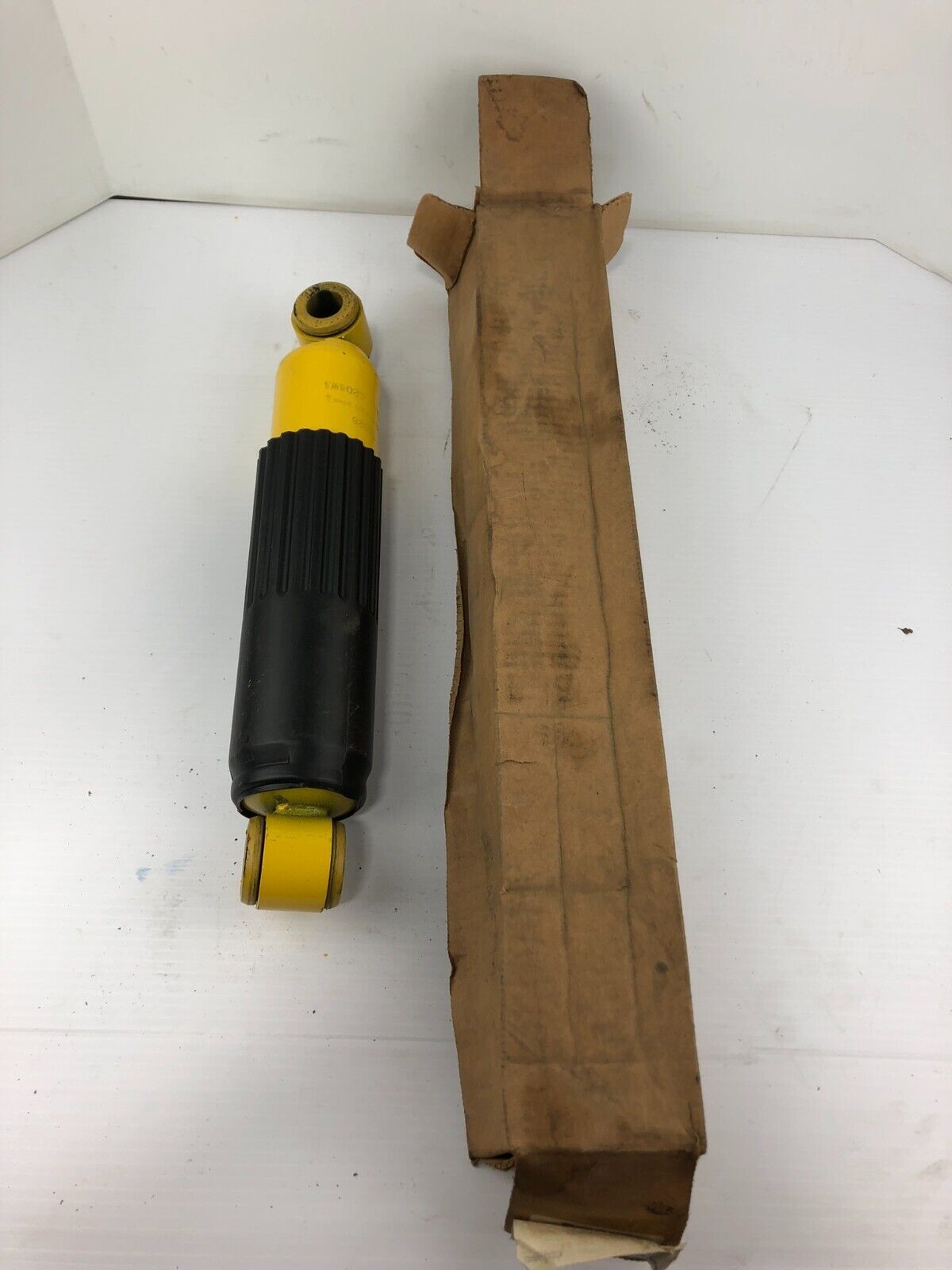 Batco M74028 Magnum 70 Shock