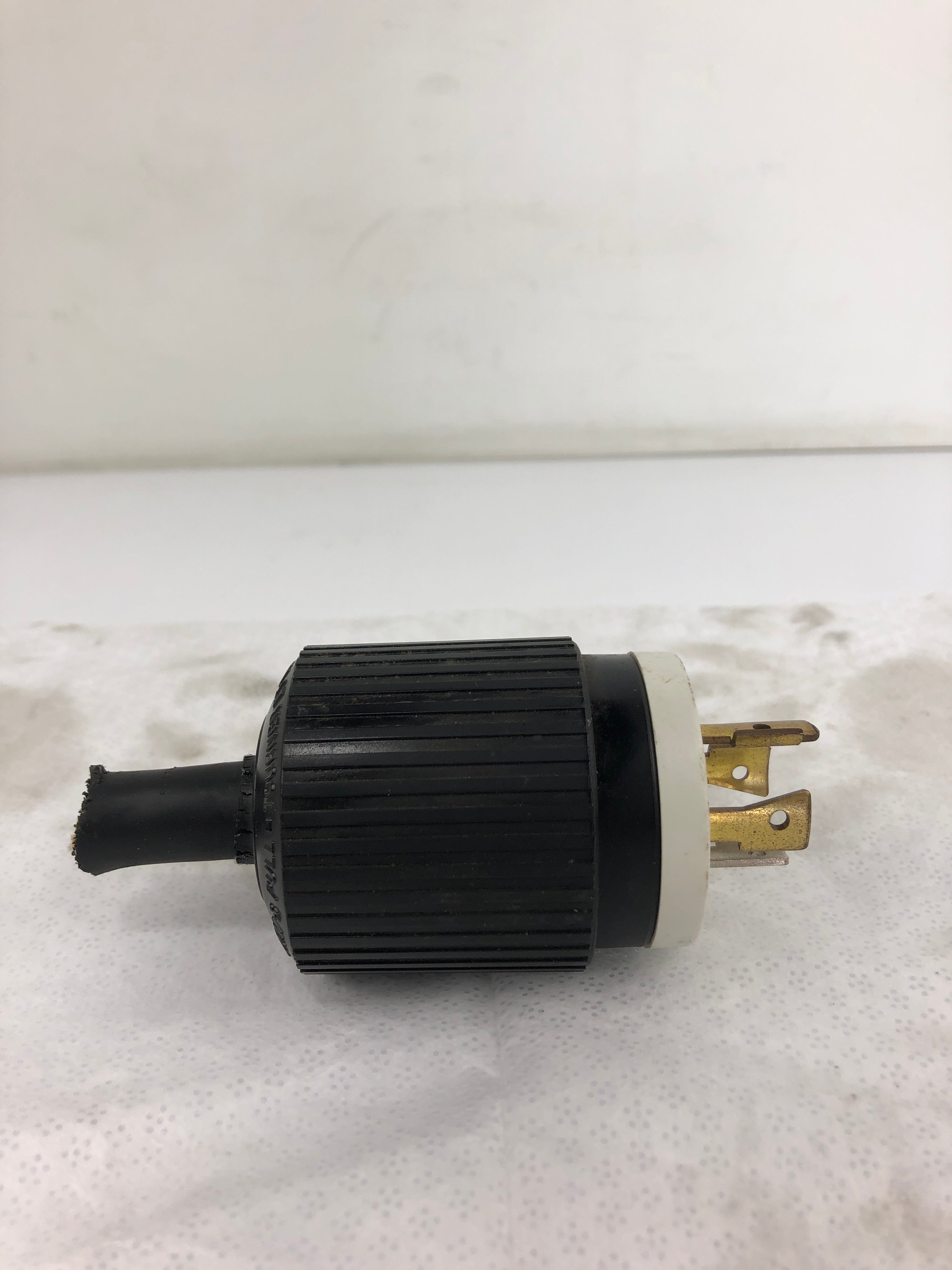 Hubbell Turn and Pull NEMA L14-20 20A 125/250V