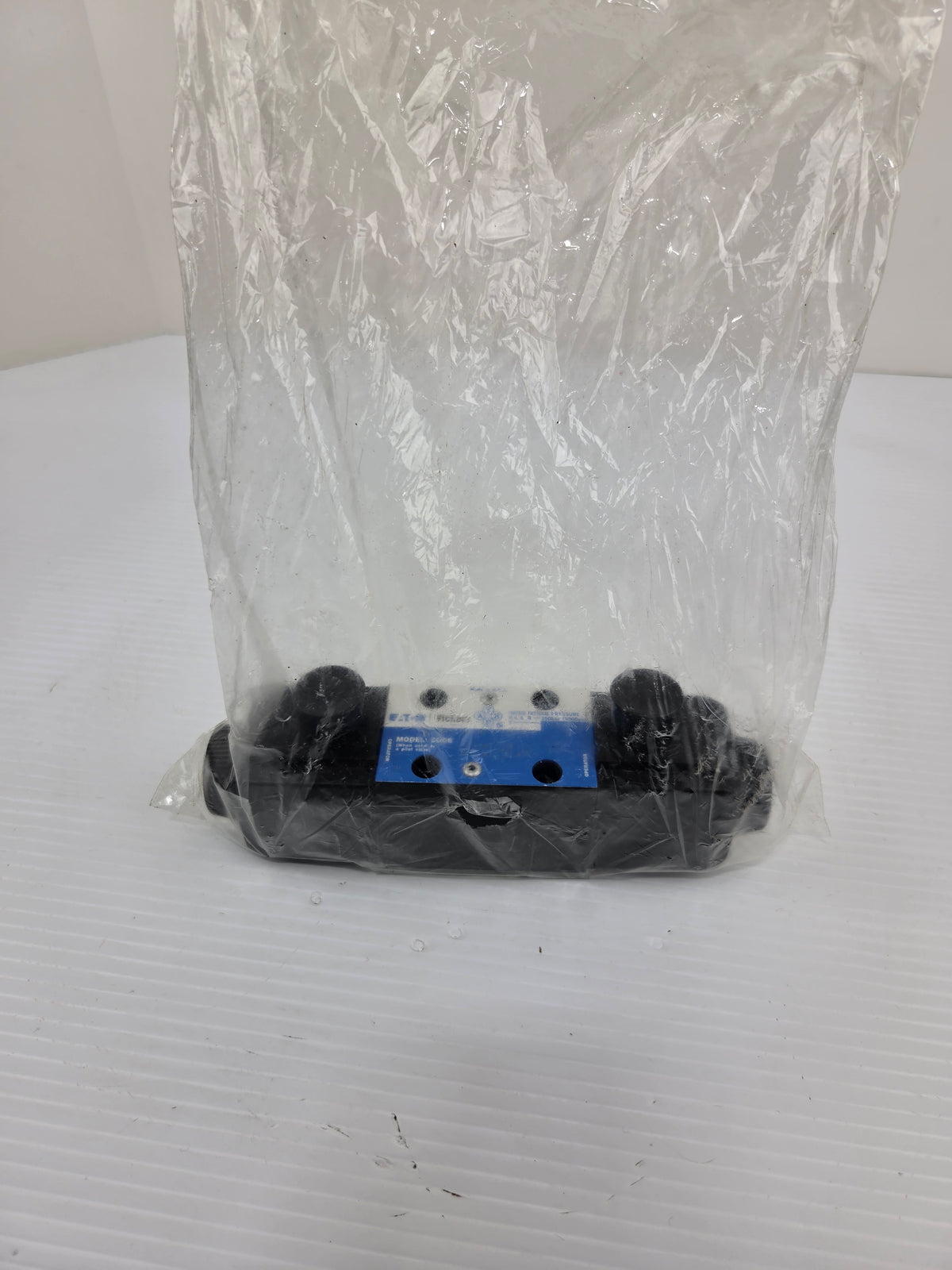 Eaton Vickers DG4V-3-6C-M-U-B6-60 Hydraulic Directional Valve 350bar 5000 PSI