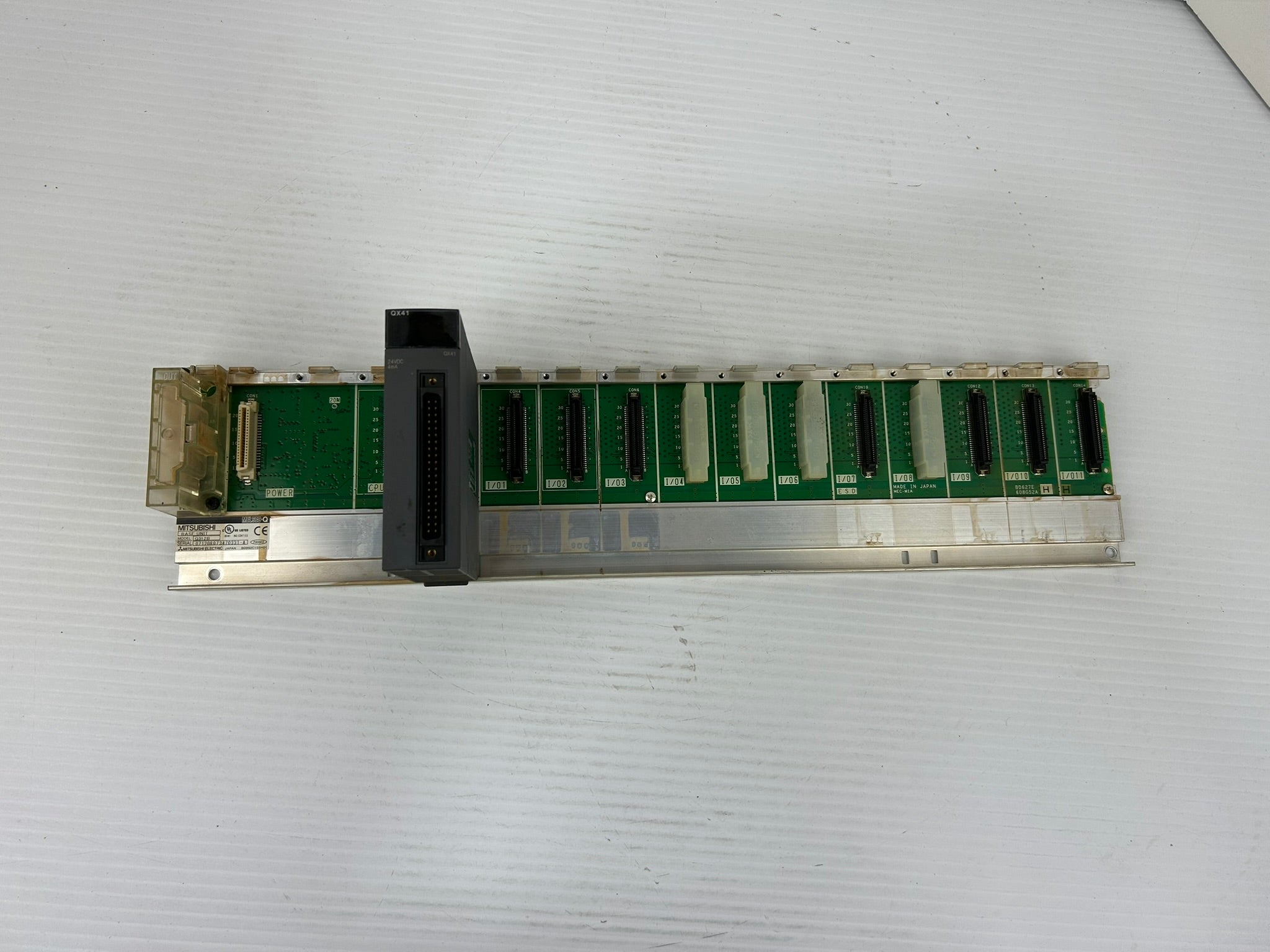 Mitsubishi Q312B Melsec-Q Base Unit Model with QX41 Input PLC Module