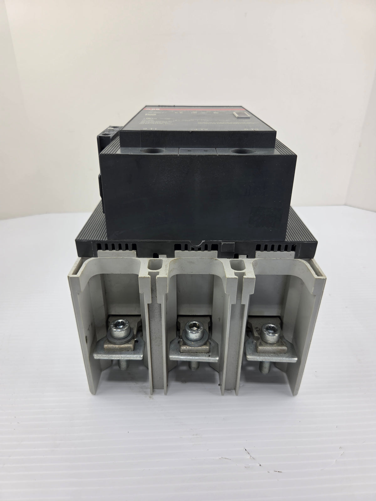 ABB AF400-30 IEC Contactor 400A AC-3 600A AC-1 3 Pole 100-250V AC/DC Coil