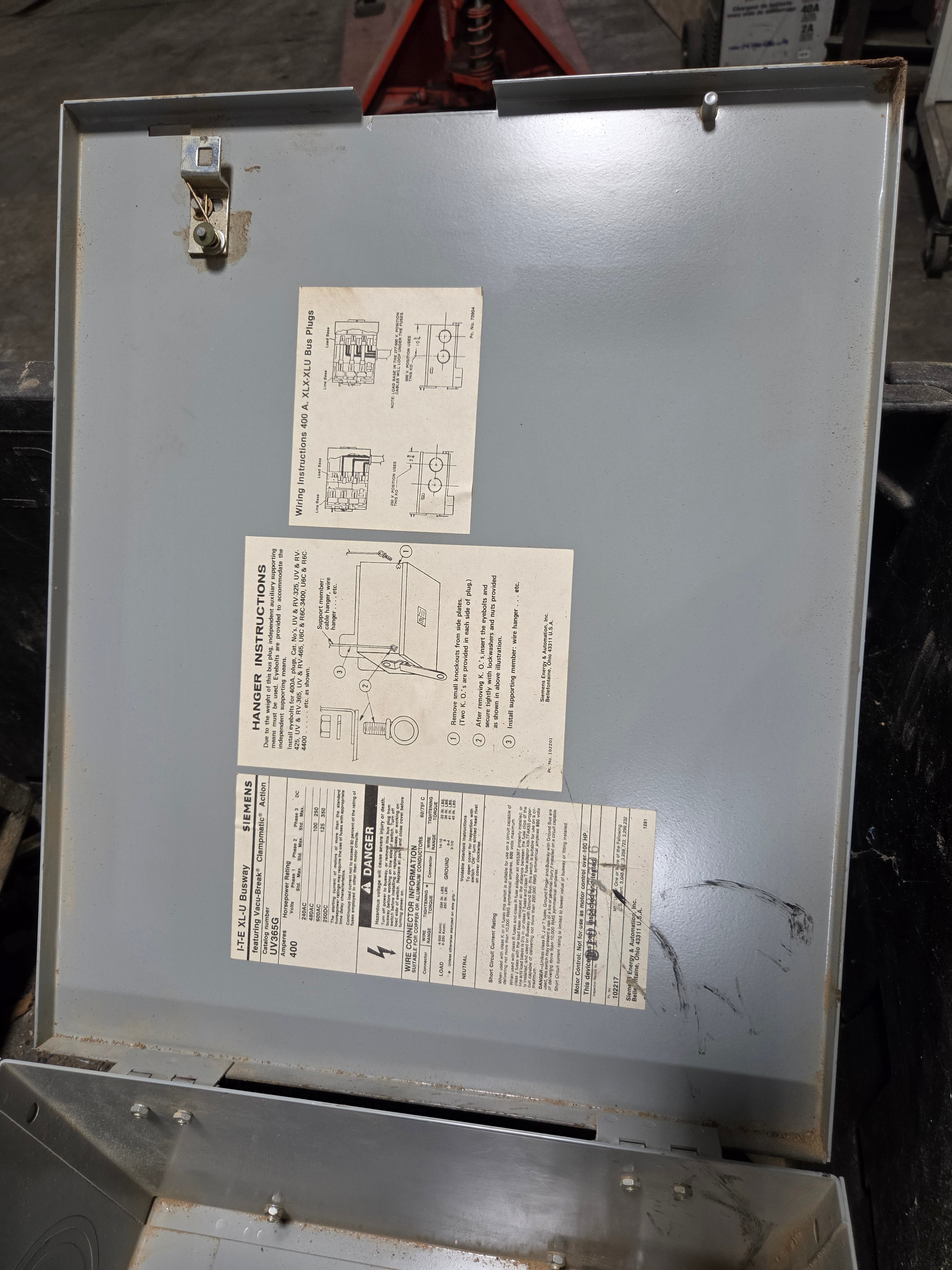 ITE XL-U UV365G Bus Plug Fusible Safety Switch 400A 600V Busway 3 Phase 3 Wire