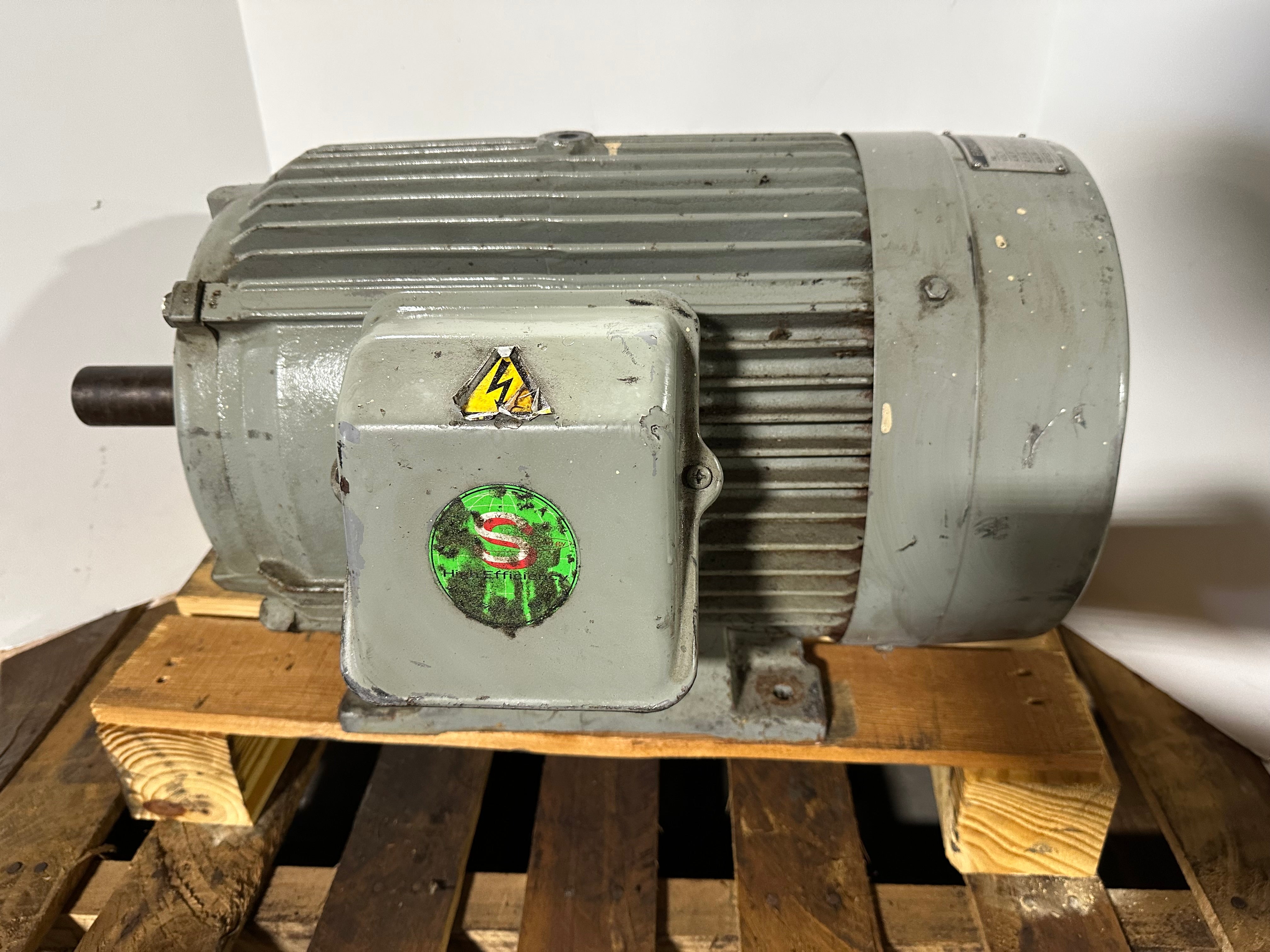 Fuji Electric MLE8167A Energy Efficient Induction Motor 15kW 4P 3PH 1601 Frame