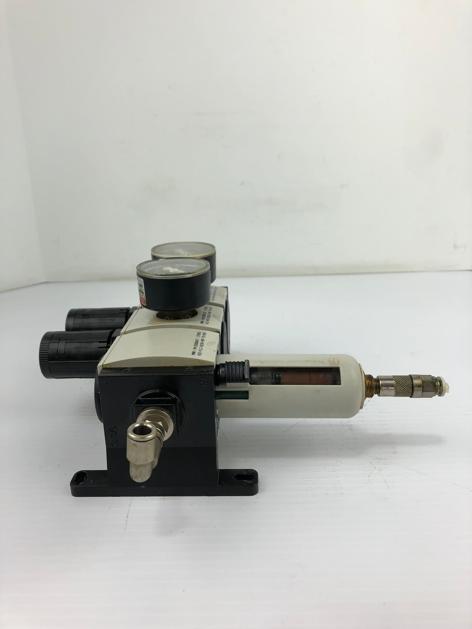 Rexroth Pneumatic Pressure System with Gauges and Lubricator R412006131