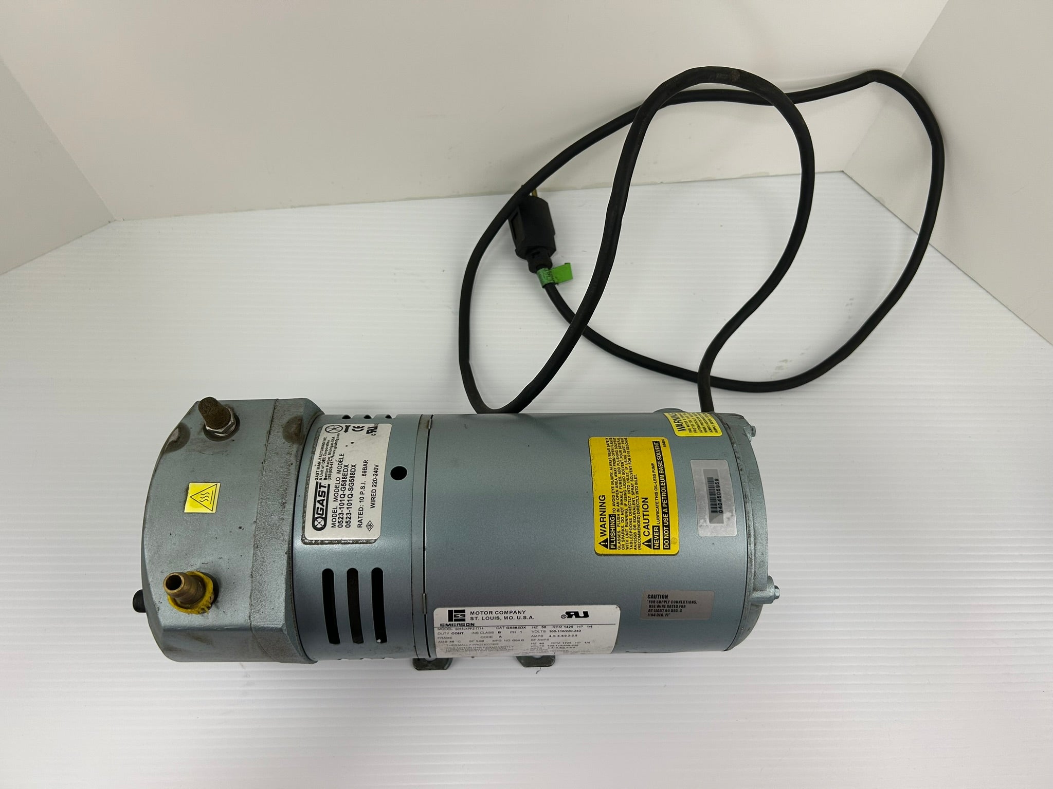 Gast 0523-101Q-G588EDX Pump with Emerson S055JXPPZ-7714 Motor G588EDX