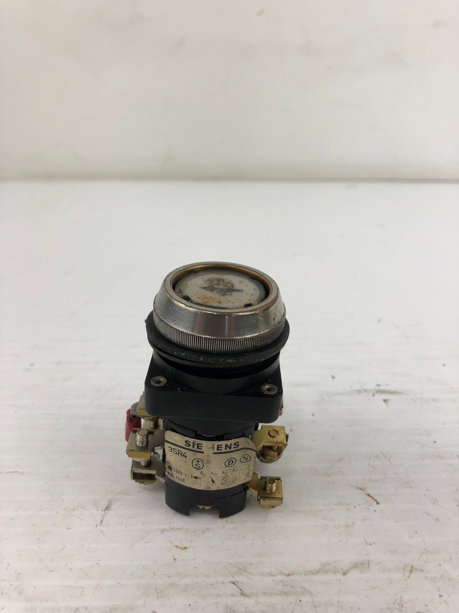 Siemens 3SR4 Pilot Light Switch Indicating Lamp - White Arrow