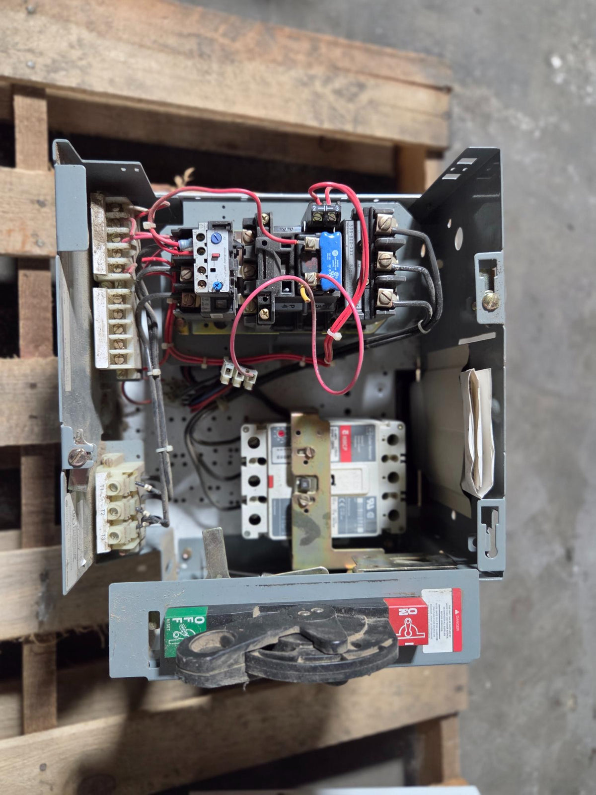 Allen-Bradley MCC Bucket 2113B Size 1 FVNR 15A Breaker 3.0HP 3PH 480V - No Door