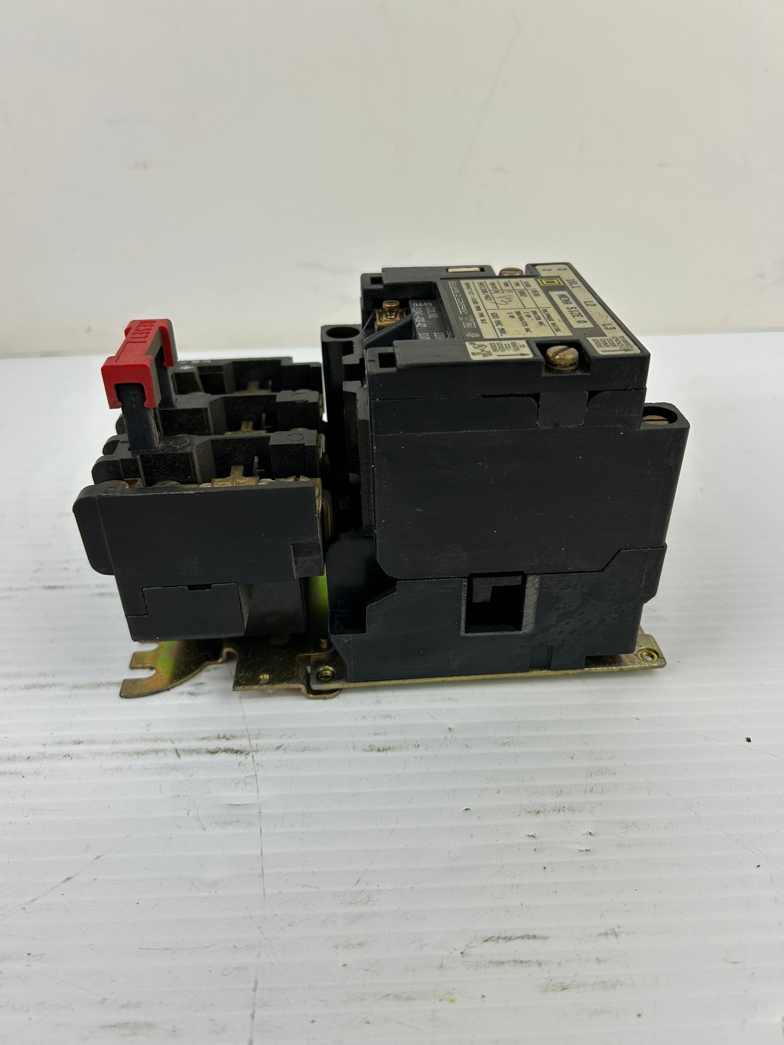 Square D 8536 SB02 Series A Starter Nema Size 0 with Overload Thermal Relays