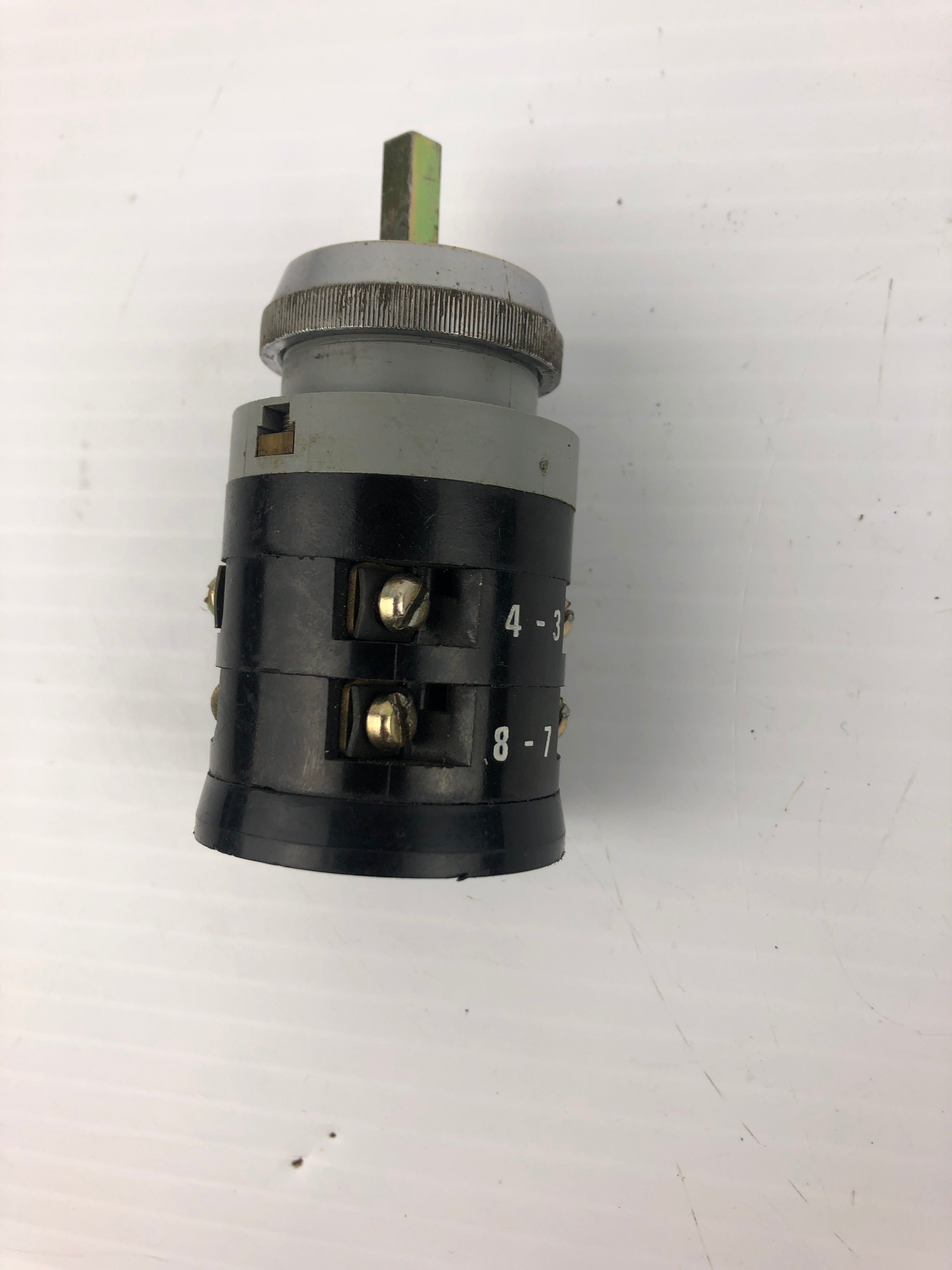 Siemens Rotary Contact Switch 6301 C8 (No Switch Knob)