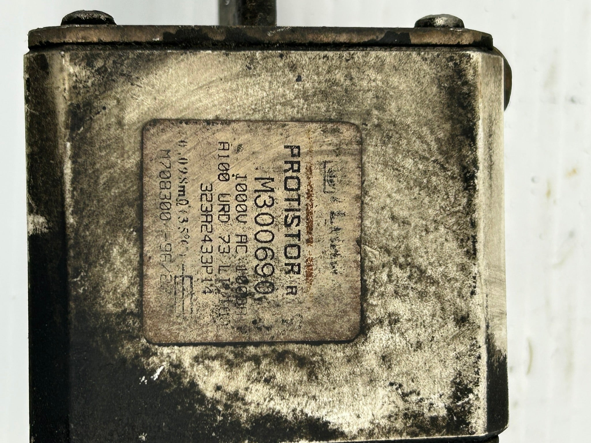 Ferraz Protistor M300690 Fuse 1000V 1000A 323A2433P14