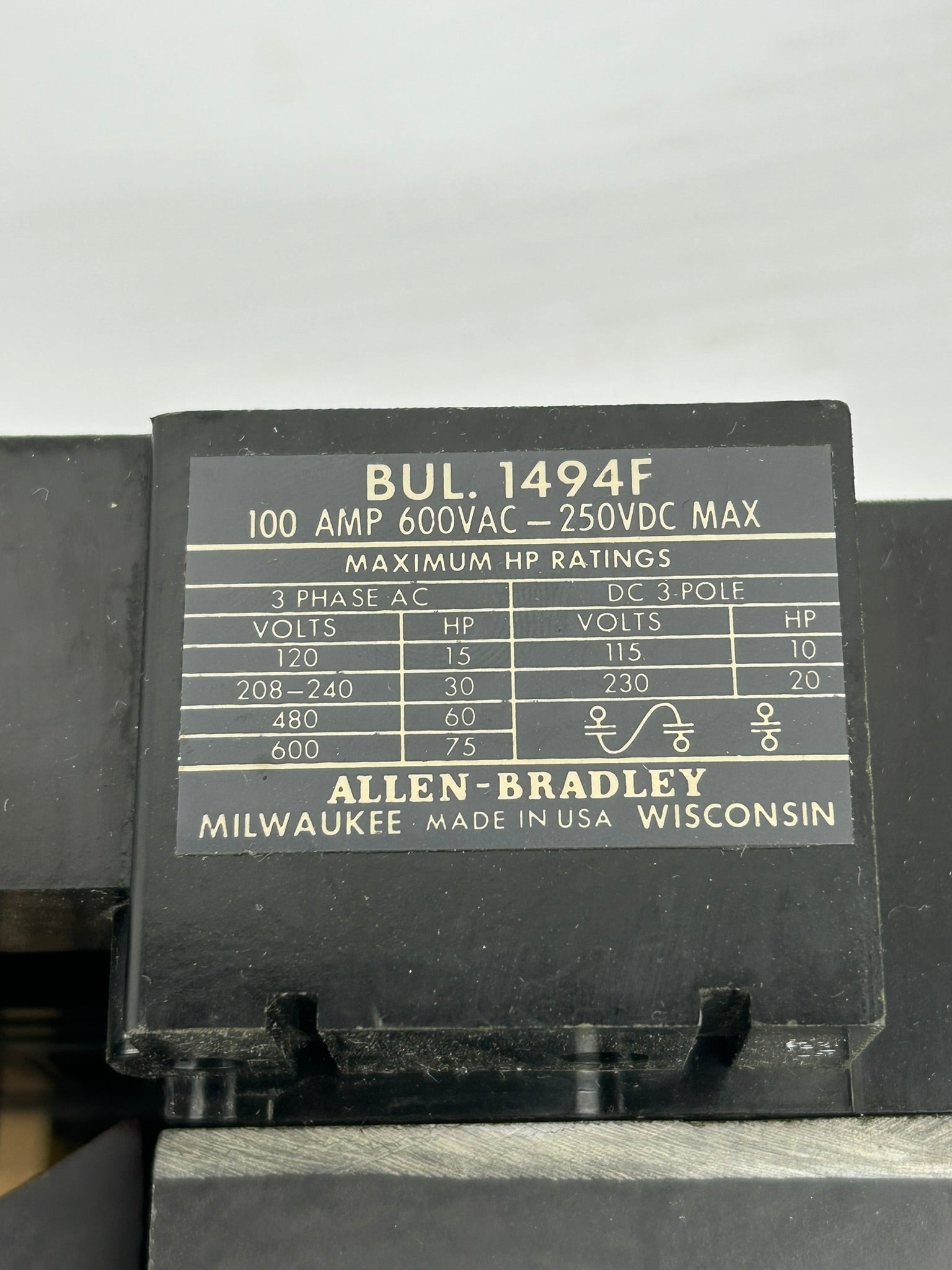 Allen-Bradley Bulletin 1494F Disconnection Switch 100A 600VAC 250VDC 3PH 3P