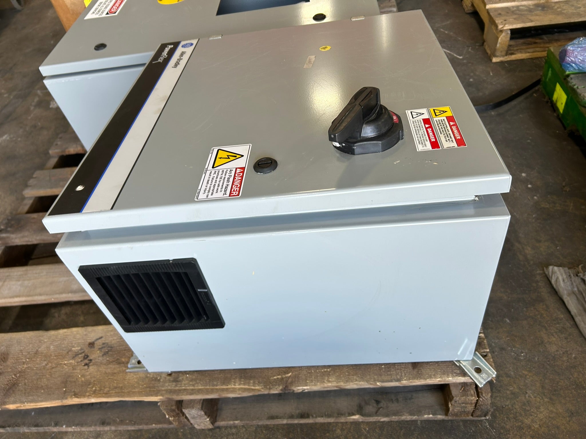Allen Bradley 24B-D4P0H204AA-ND-P6-ME-B0-L1 PowerFlex 525 Electrical Cabinet