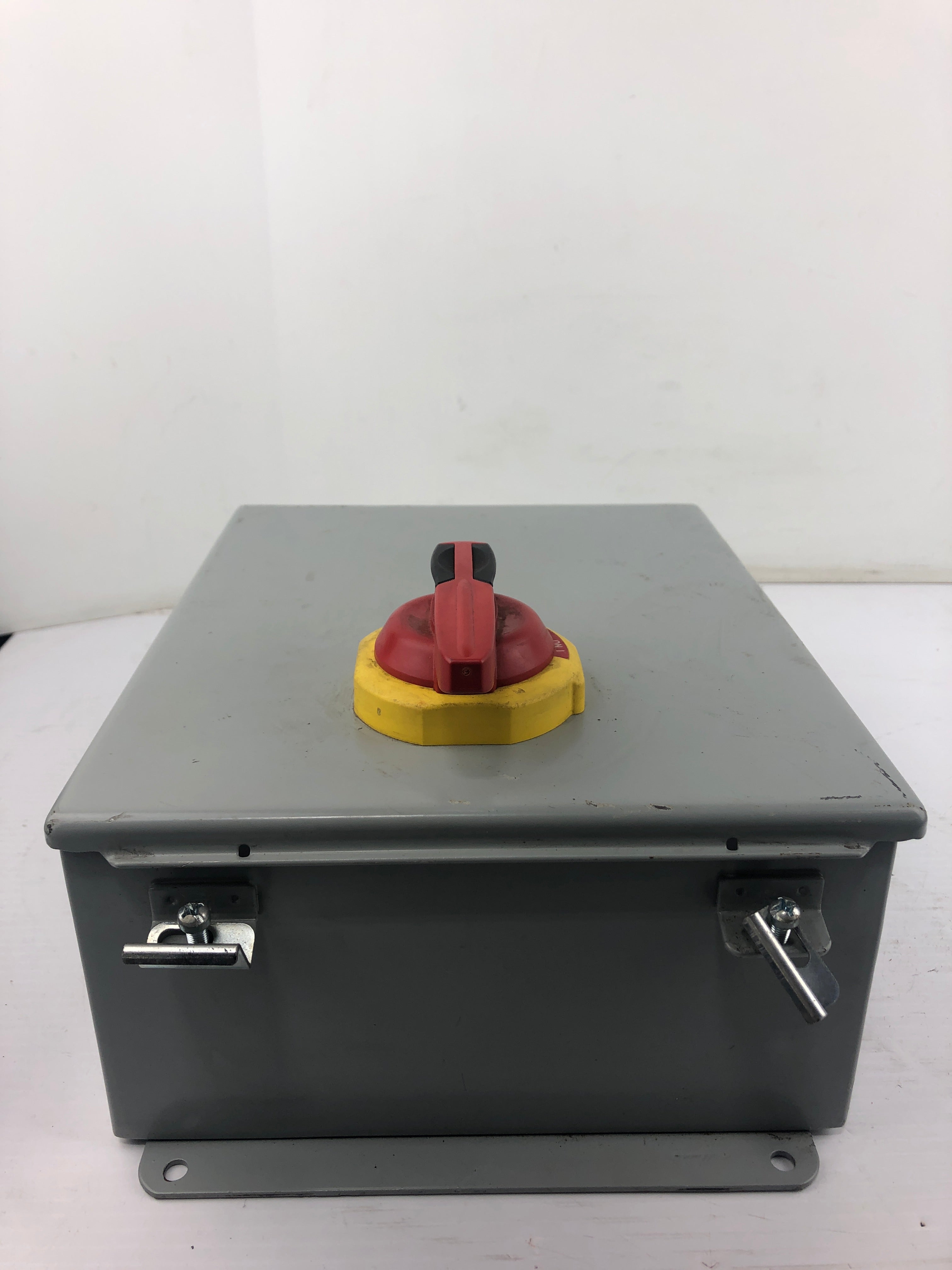 Hoffman A1210CHS Electrical Enclosure 10-1/2" x 12-1/2" Type 12,13 with Switch