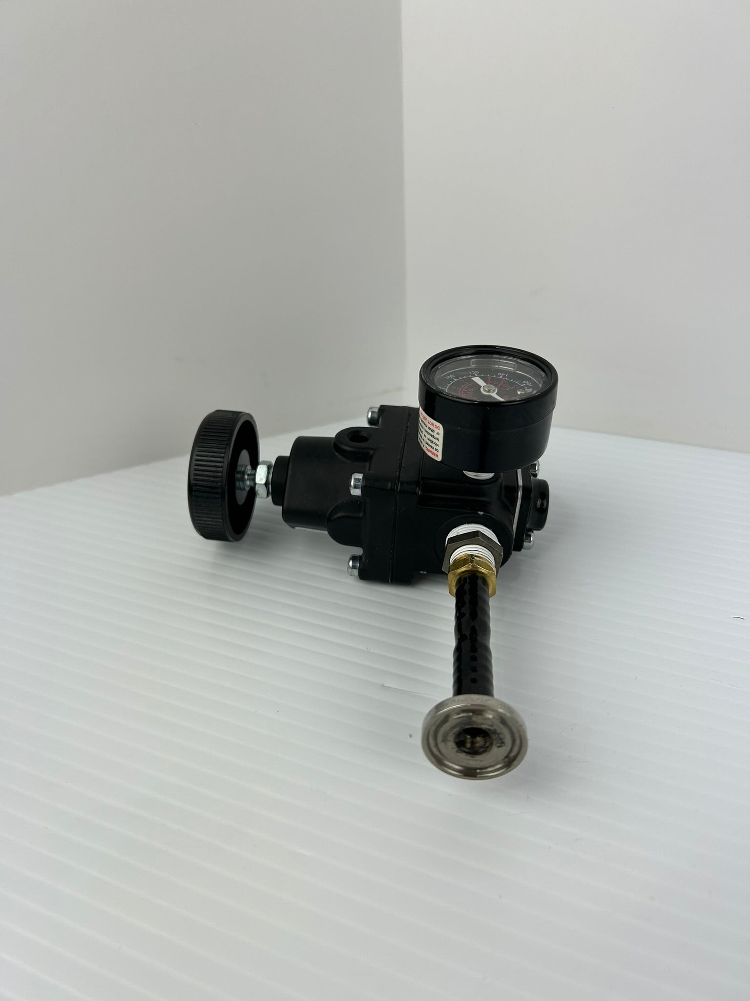 Fairchild 30243 Regulator 250 PSIG 17.0 bar with Norgren Gauge 0-160 PSI