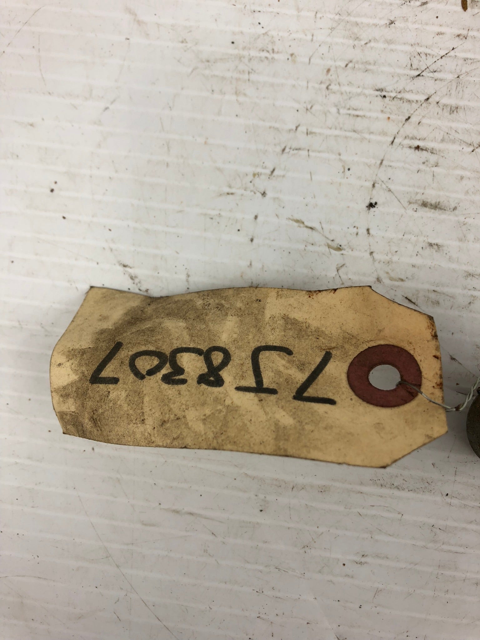 CAT 7J-8307 Valve Caterpillar 7J8307