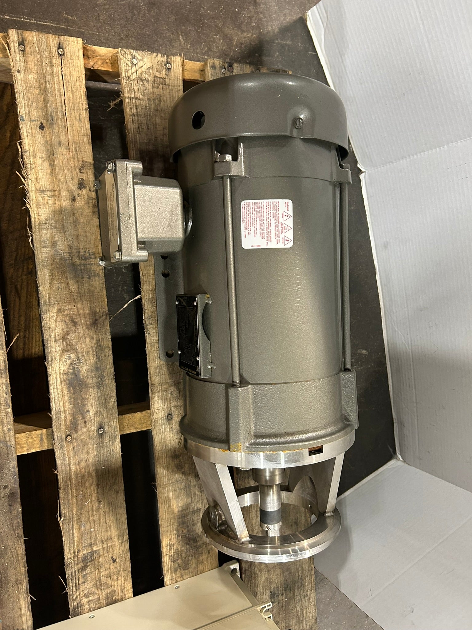 Baldor Reliance F36495139 AC Electric Motor 5/3 HP 3450/2900 RPM 3PH CAM5522T