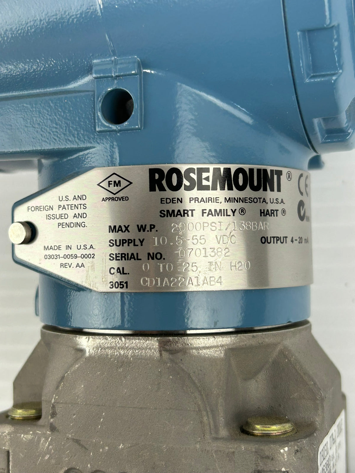 Rosemount 3051CD1A22A1AB4 Pressure Transmitter with 03031-0761-0012 Base