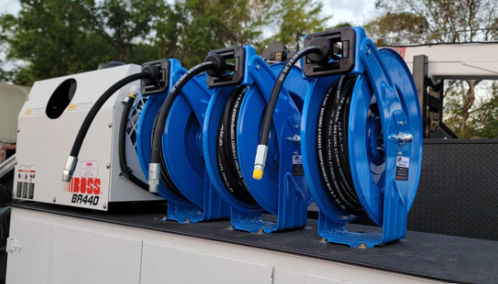 Industrial Hose Reel Air Water 3/8" x 50' Hose 300 PSI Macnaught M3D-AW-37550 ***