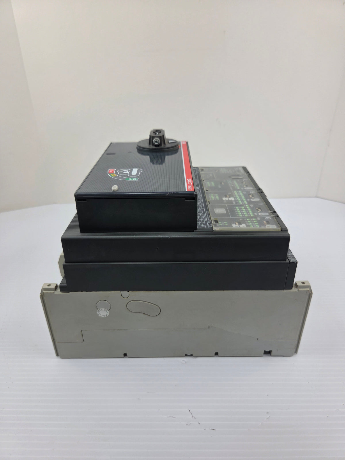 ABB SACE Tmax T7H 1200 Molded Case Circuit Breaker 1200A 3P PR331/P BH71073031