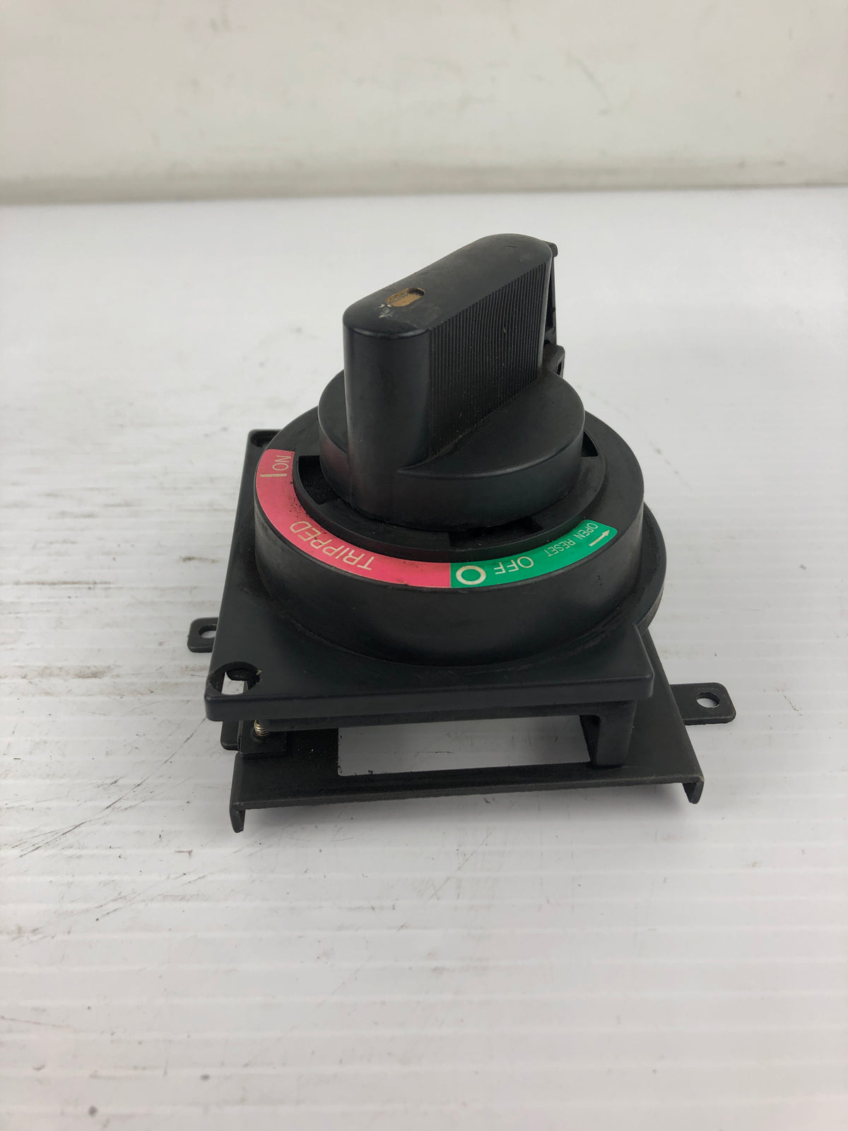 Mitsubishi FISWUAR External Handle Reset Off Tripped On Knob Switch