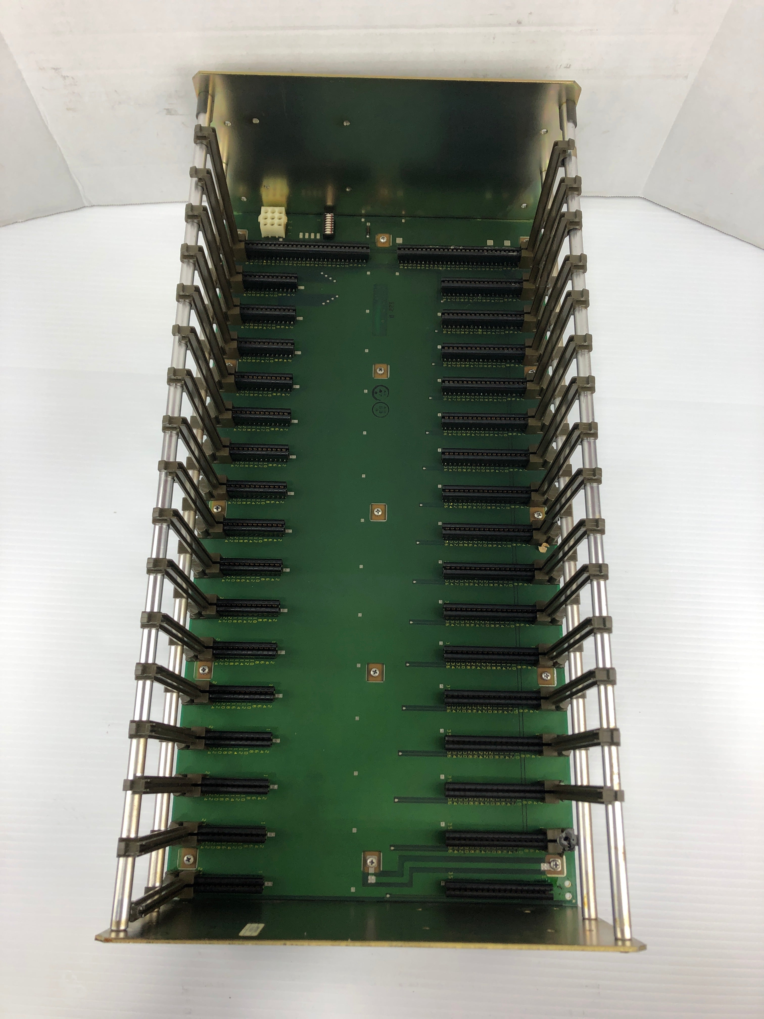 Allen-Bradley 1771-AD I/O Rack Chassis Ser. A 16-Slot With 636011 Circuit Board