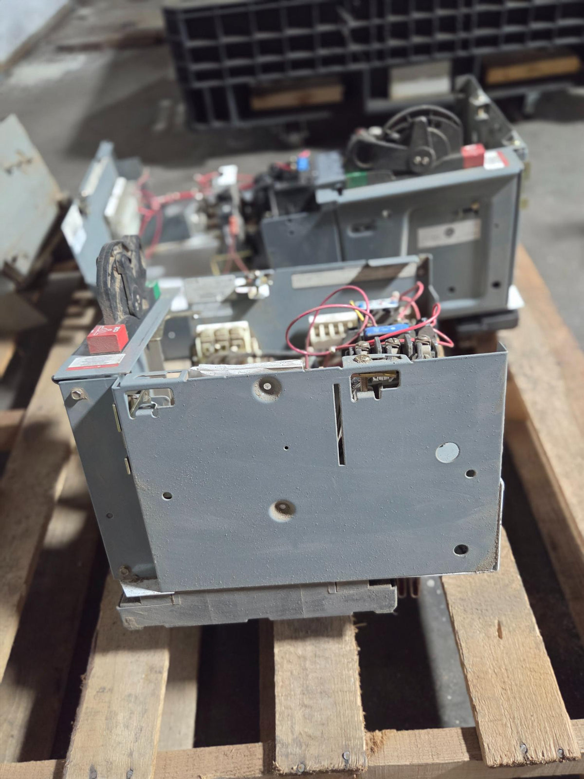 Allen-Bradley MCC Bucket 2113B Size 1 FVNR 15A Breaker 3.0HP 3PH 480V - No Door