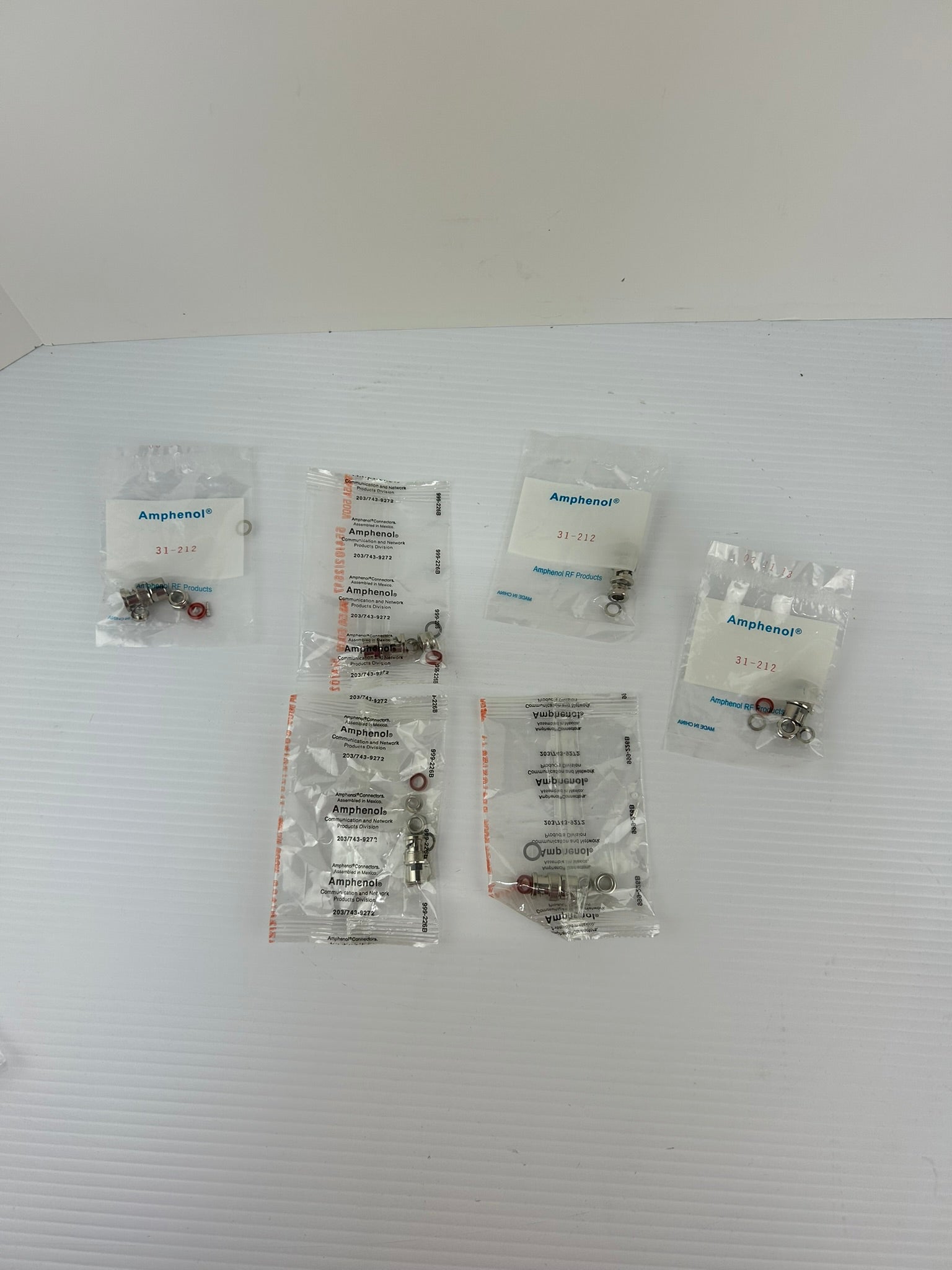 Amphenol 31-212 Connector 203/743-9272 - Lot of 6