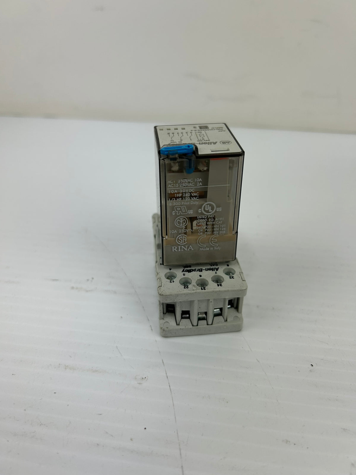 Allen Bradley 700-HA33Z24-3-4 Relay Series D and Spare Base 700-HN101 - Lot of 4