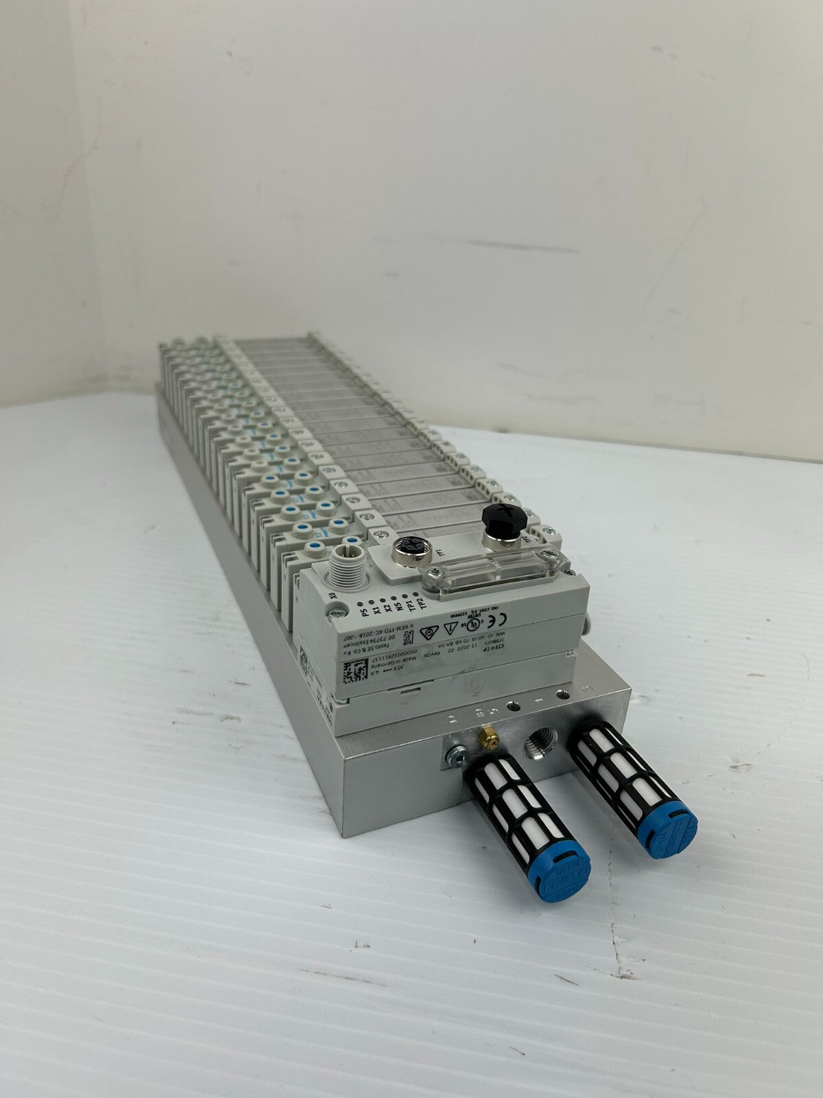 Festo VTUG-14-VRPT-S8-B1T-G14-UL-G18S-9K11M Manifold Valve Assembly w/ 20 Valves