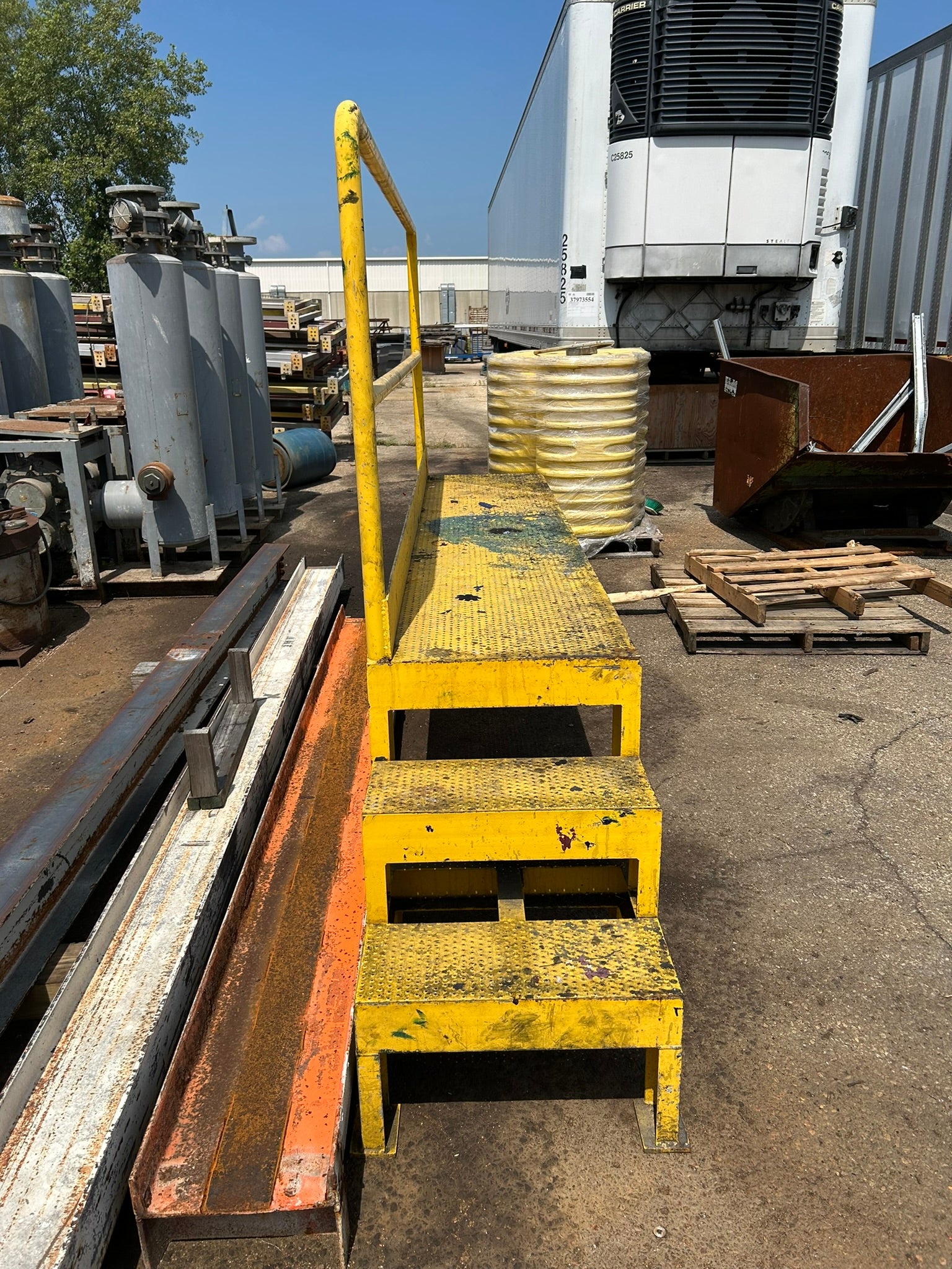 Yellow Steel 3 Step Safety Platform Walkover with Railing
