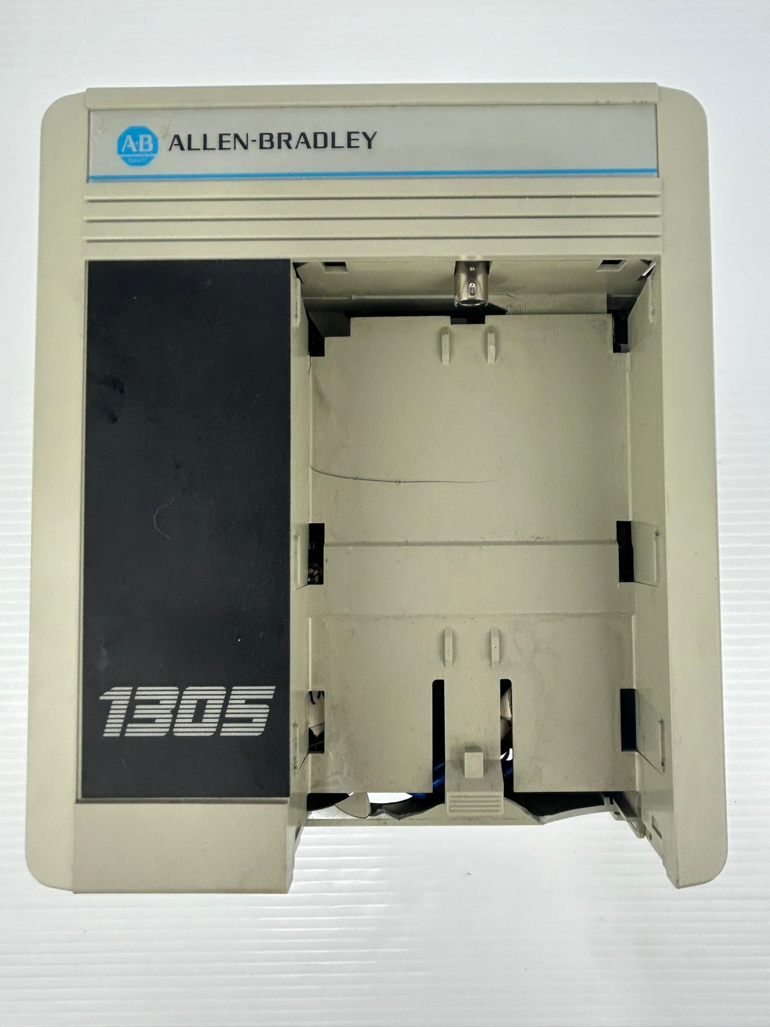 Allen Bradley 1305-BA01A-DE Variable Frequency Drive Series A - Cracked Casing