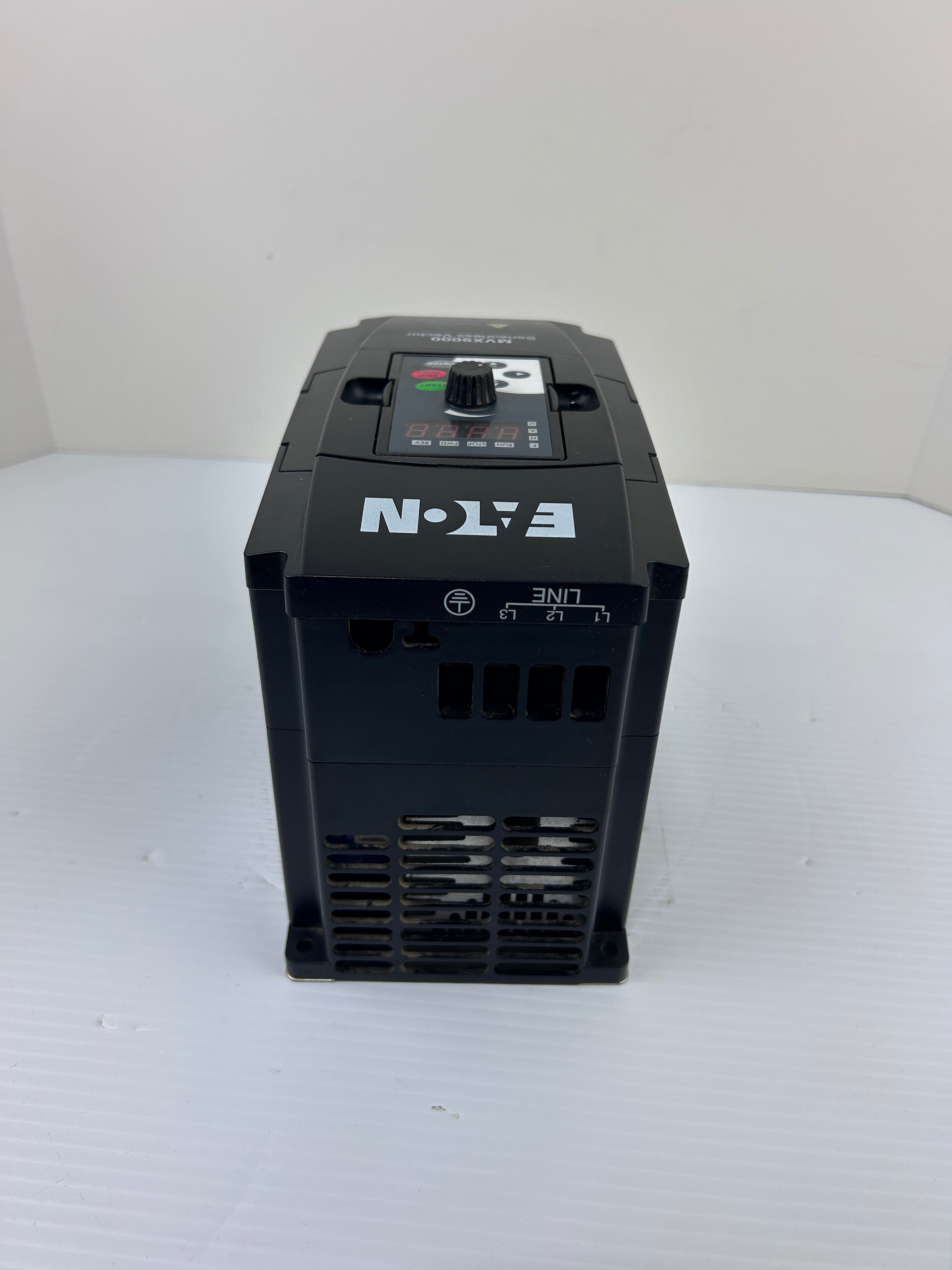 Eaton MVX005A0-4 VFD AC Drive 5HP 380-480V 3PH MVX9000 Sensorless Vector