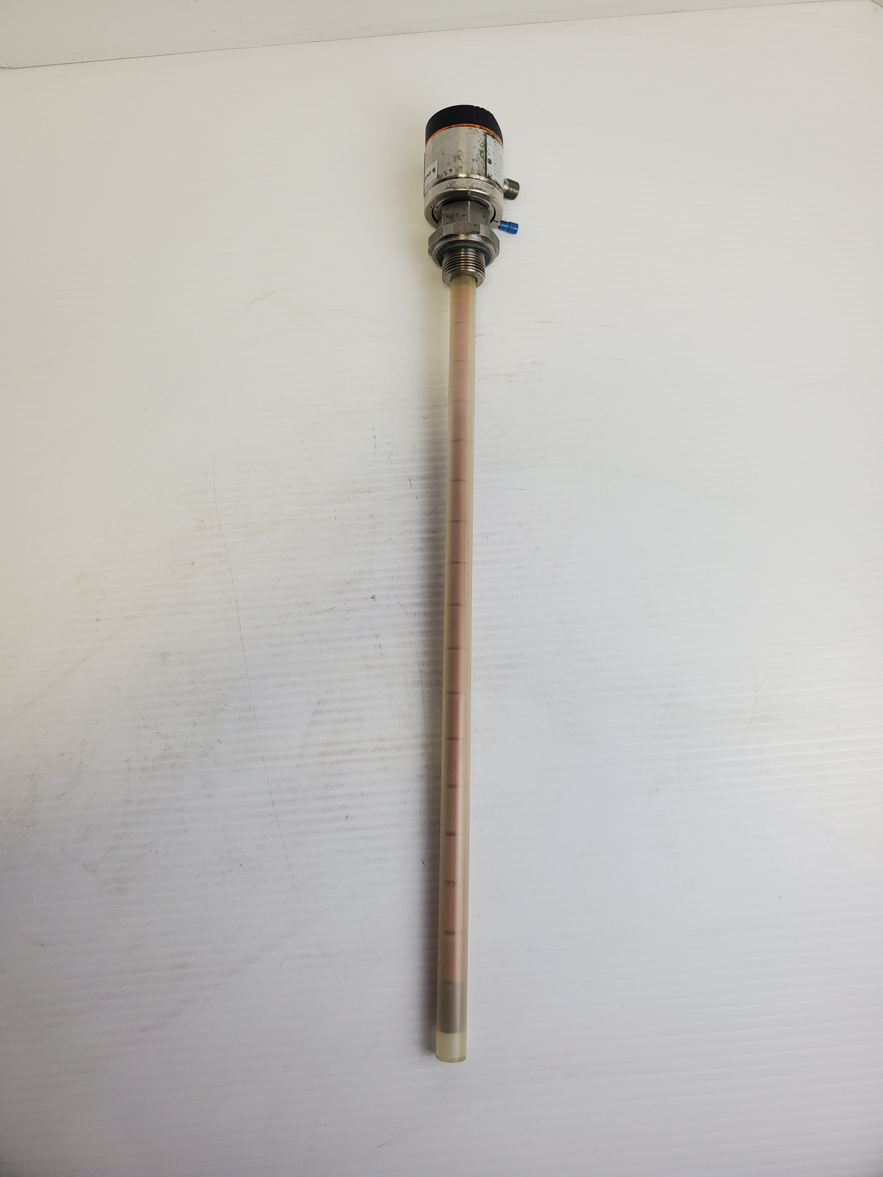IFM Effector Level Sensor LK7023 Dual Output 45127 LK0472A-A-00KQPKG/US
