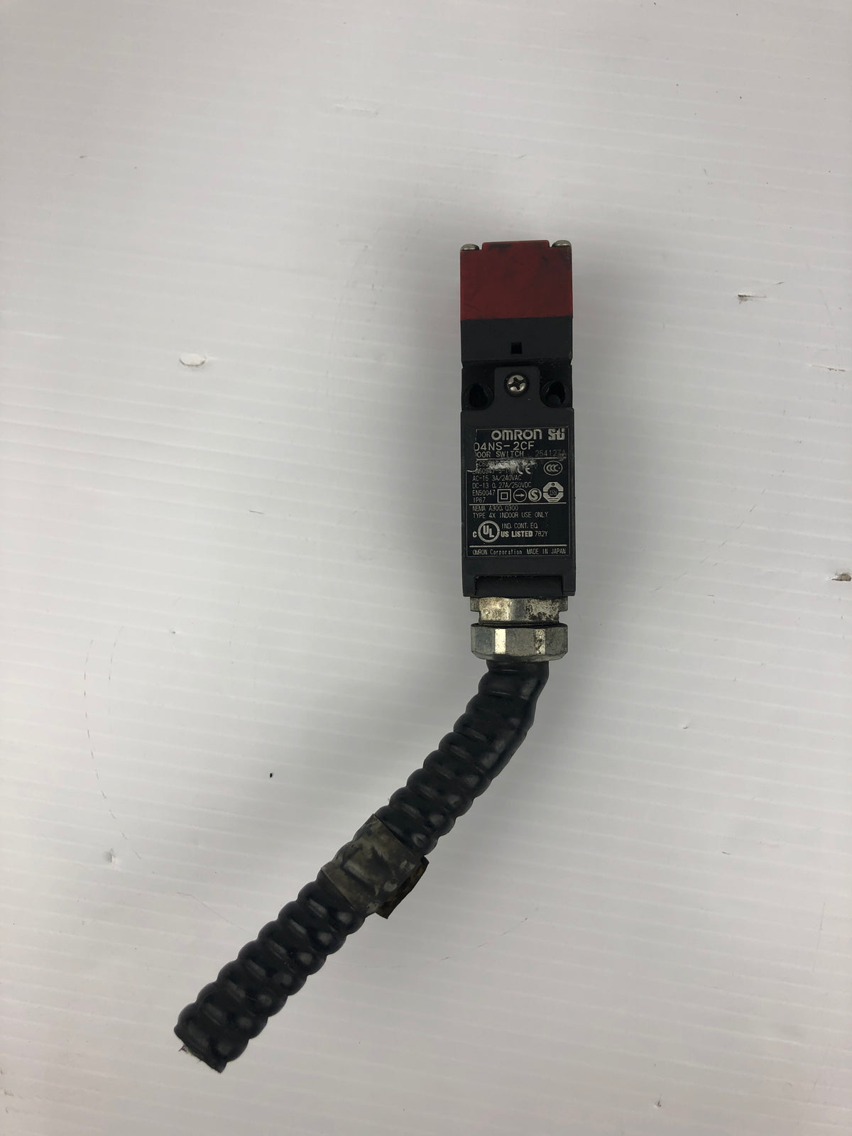 Omron D4NS-2CFM Safety Switch 240VAC 250VDC