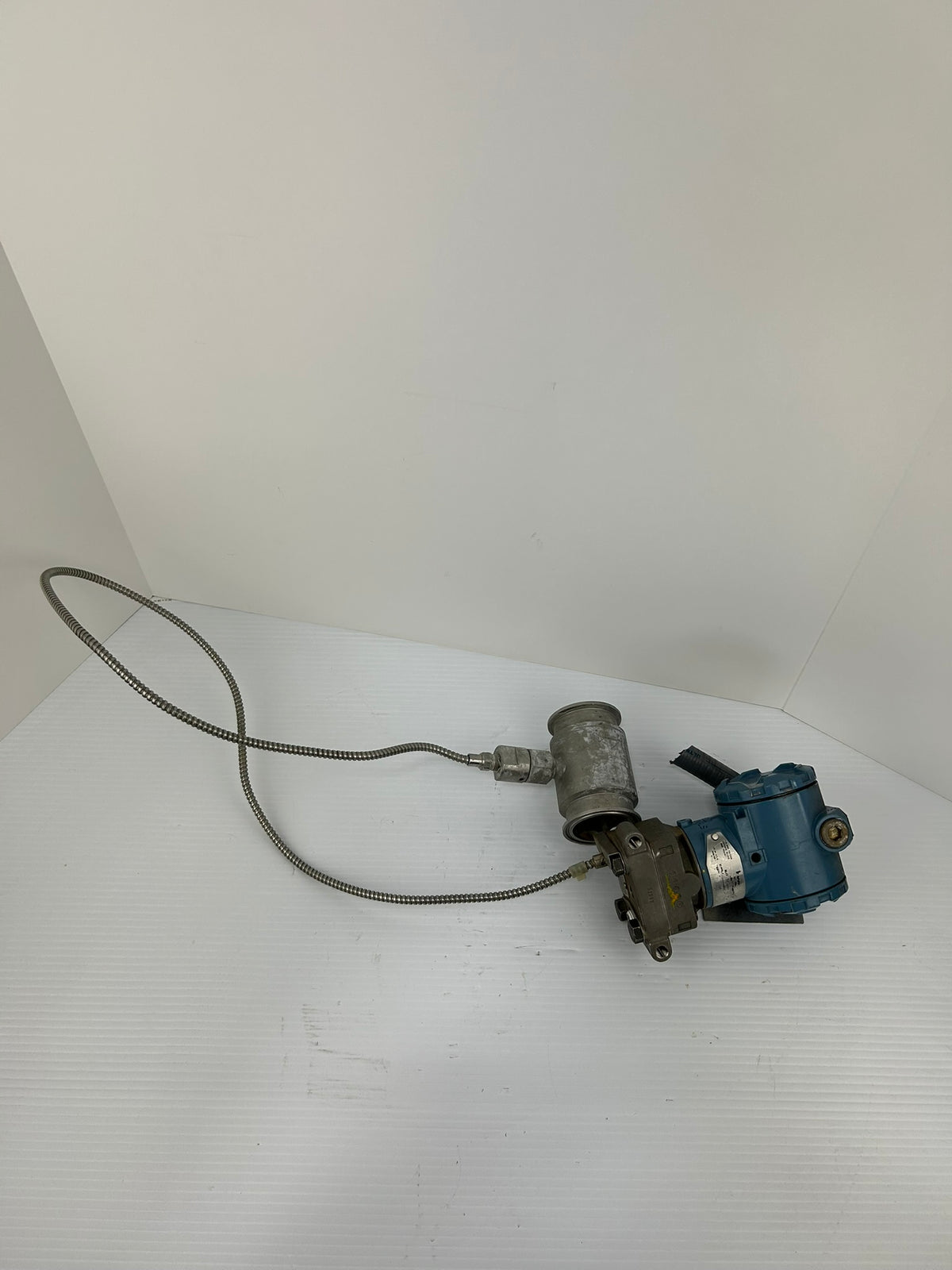 Rosemount 3051CG2A22A1AS1B4 Pressure Transmitter Sensor with Base 31562