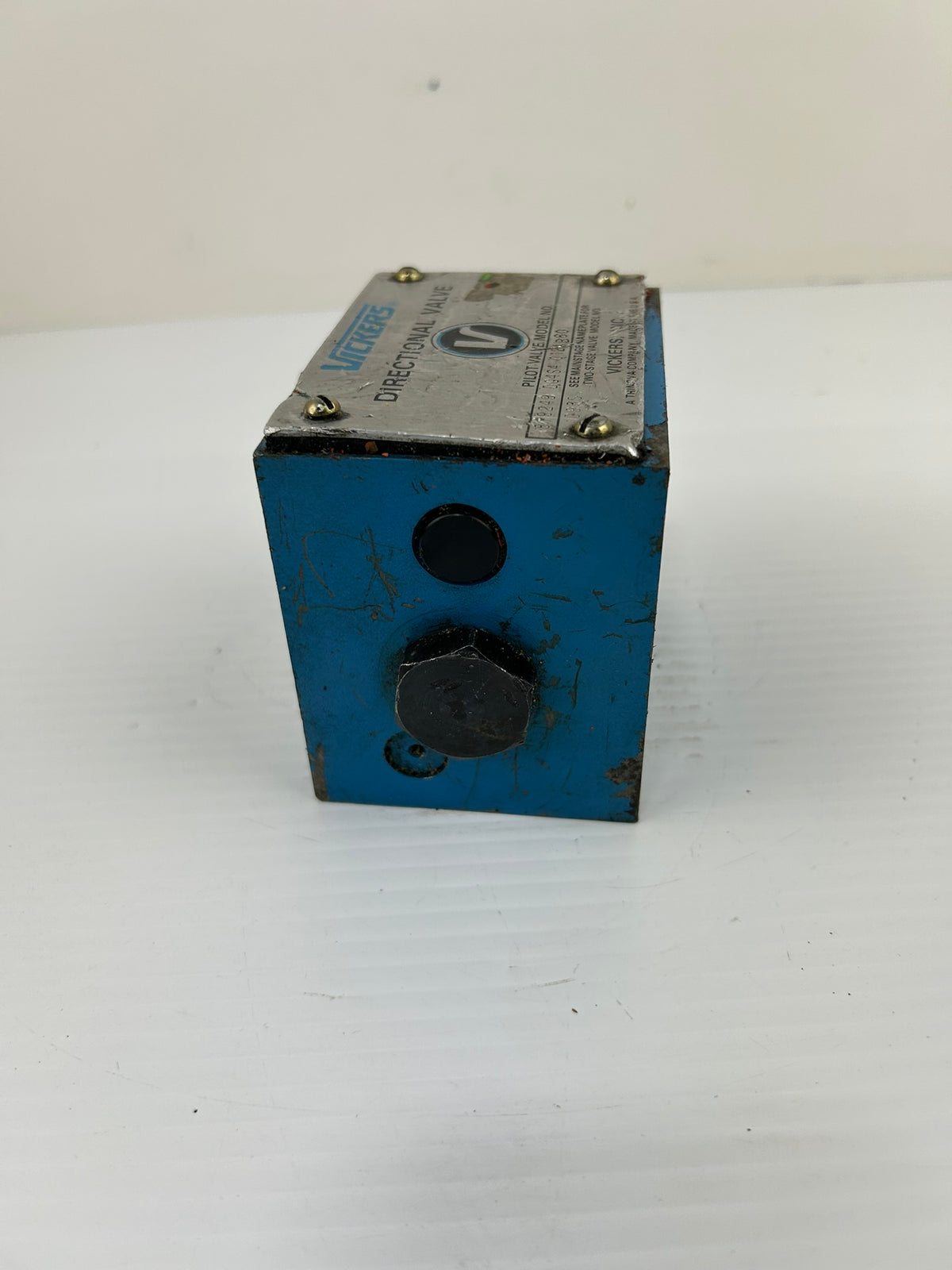 Vickers 879249 DG4S4 012AB60 Directional Valve
