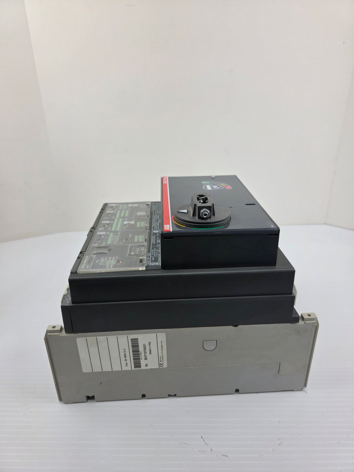 ABB SACE Tmax T7H 1200 Molded Case Circuit Breaker 1200A 3P PR331/P BH71073031