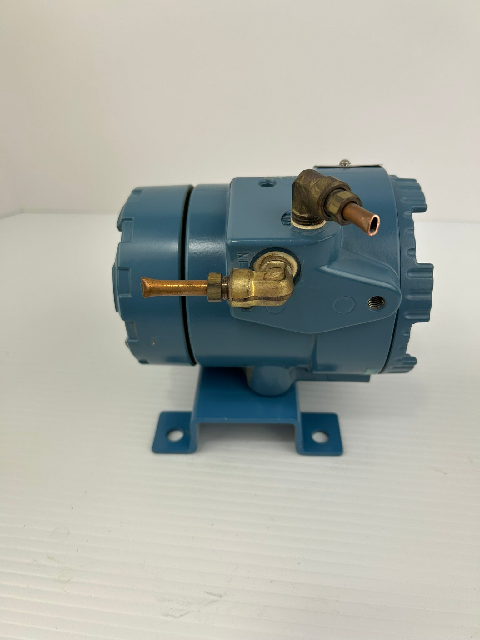 Fisher Rosemount 846 Current to Pressure Transducer - No Pressure Gauge