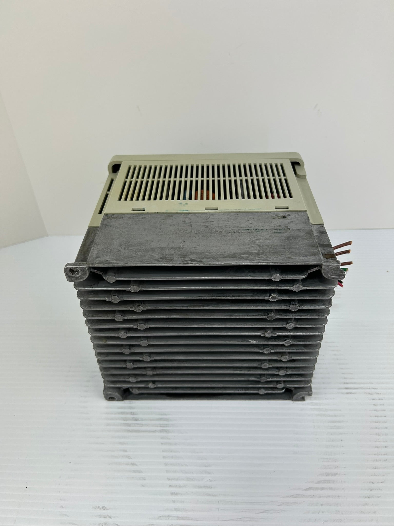 Allen Bradley 1305 Variable Frequency Drive 1305-BA04A Series A - Missing Cover