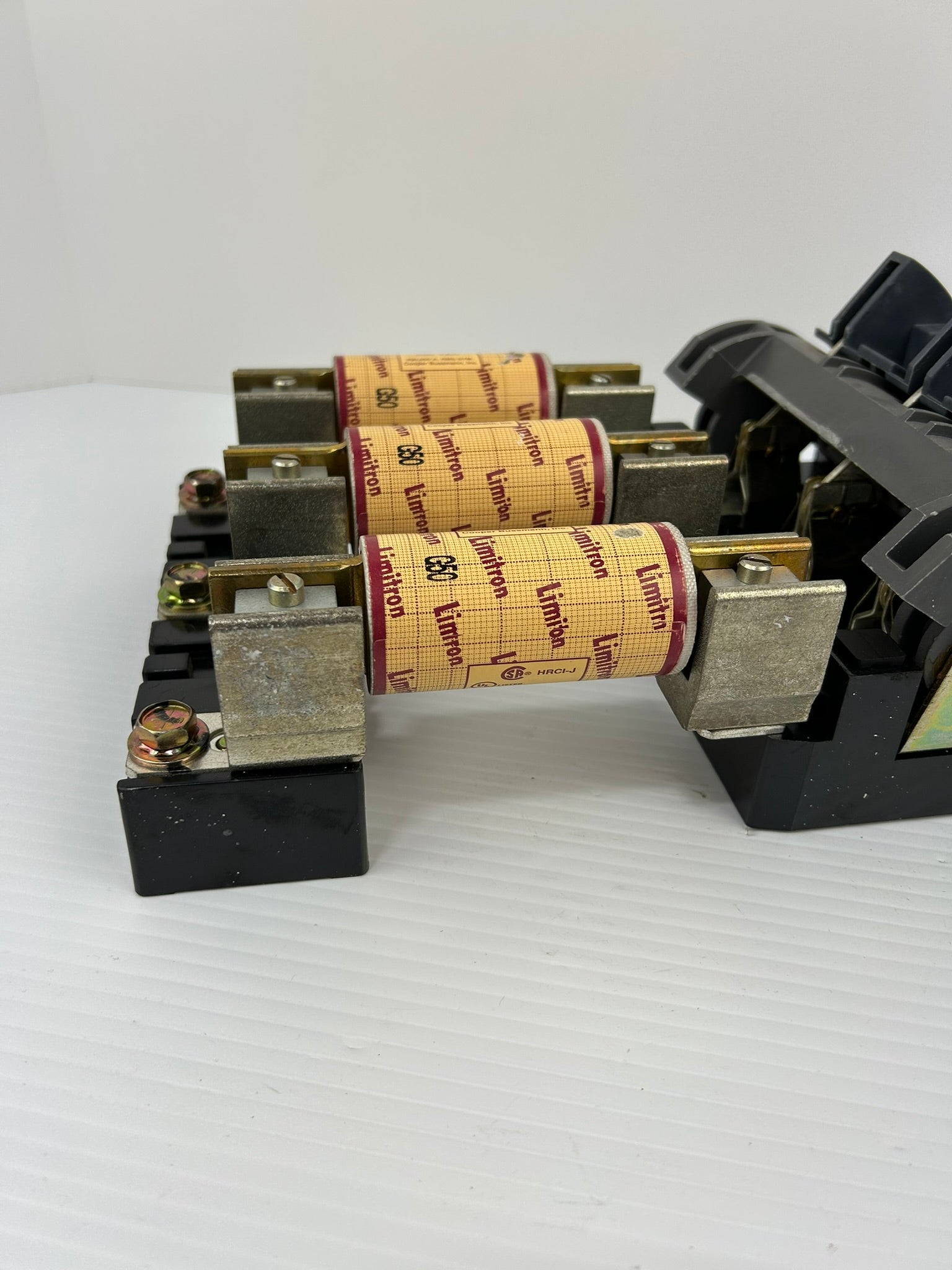 Allen-Bradley 40120-563-01 Fusible Disconnect Switch 200A 600V with Safety Cover