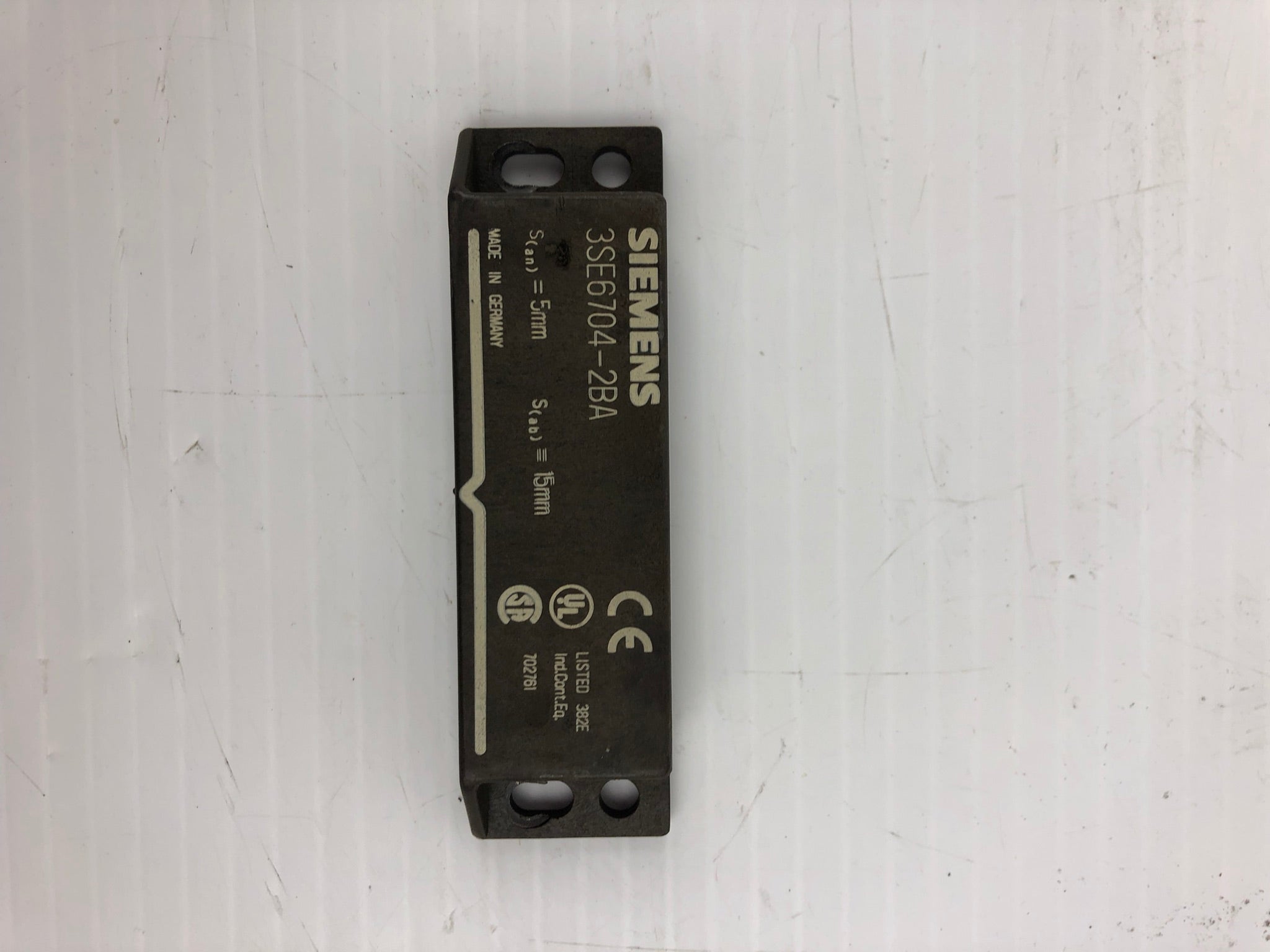 Siemens 3SE6704-2BA Safety Magnetic Switch Actuator 3SE67042BA