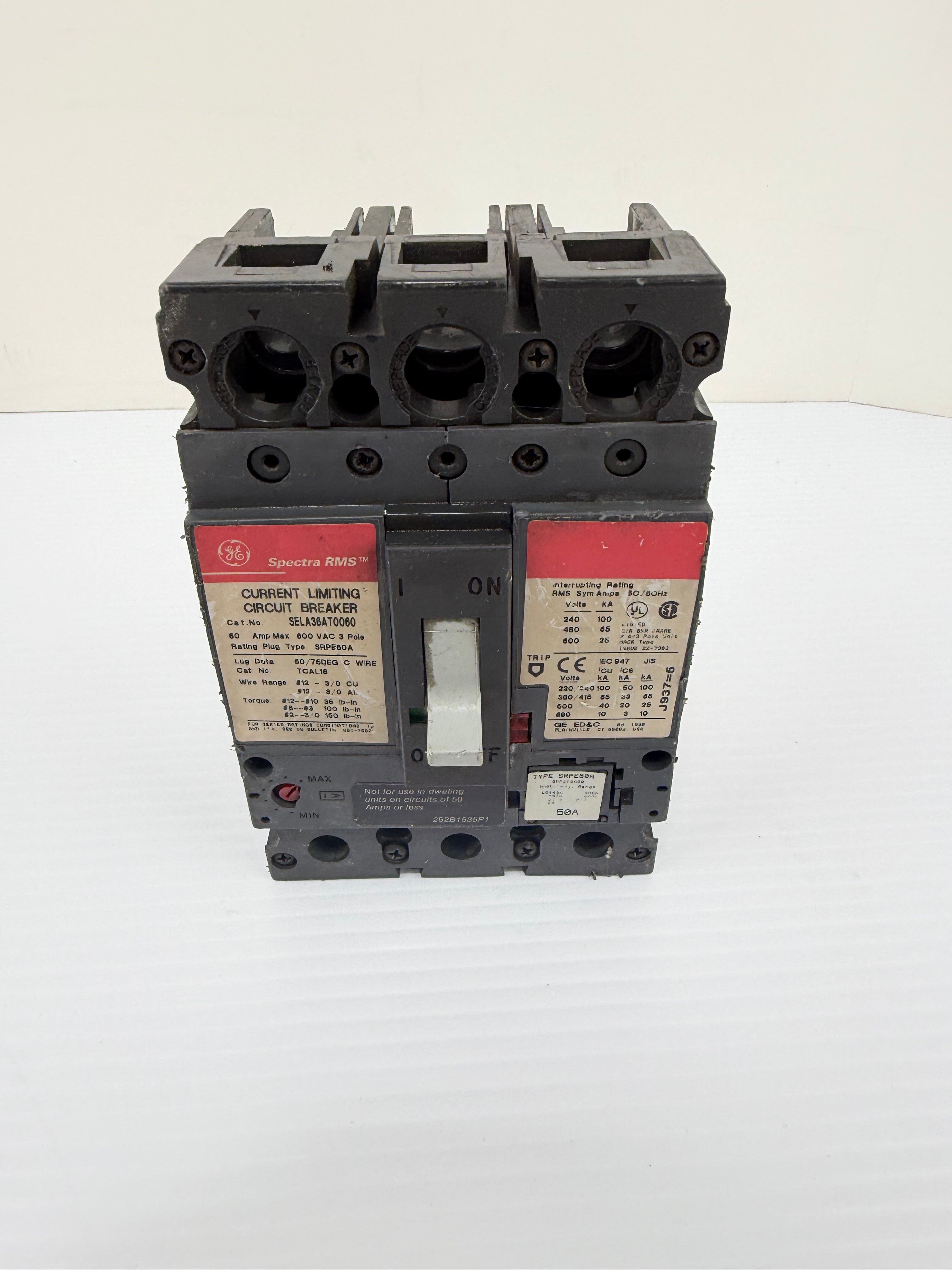 GE Spectra Circuit Breaker SELA36AT0060 60 Amp 600 VAC 3 Pole Used