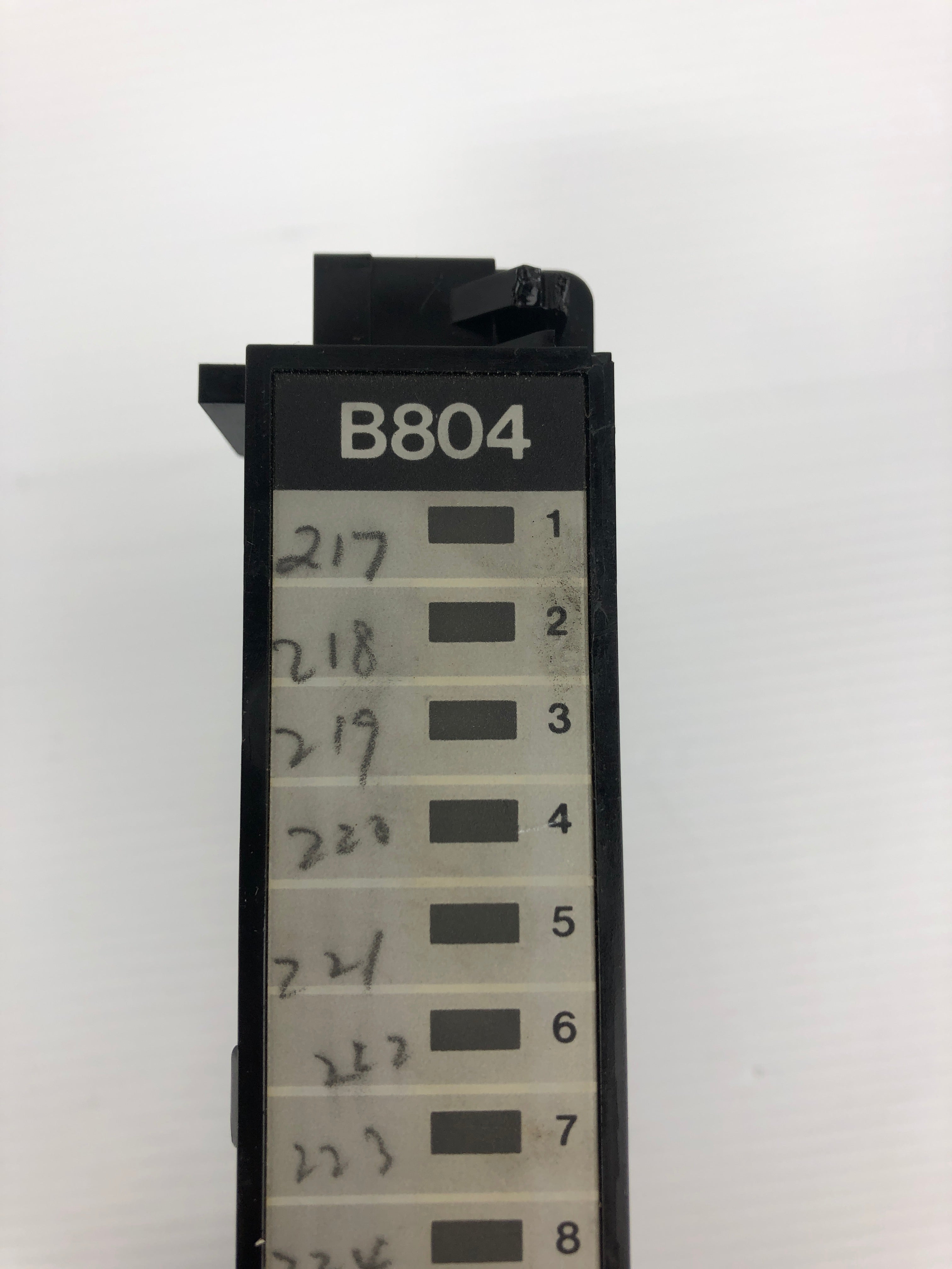 B804 Output Module 115VAC Gould/Modicon