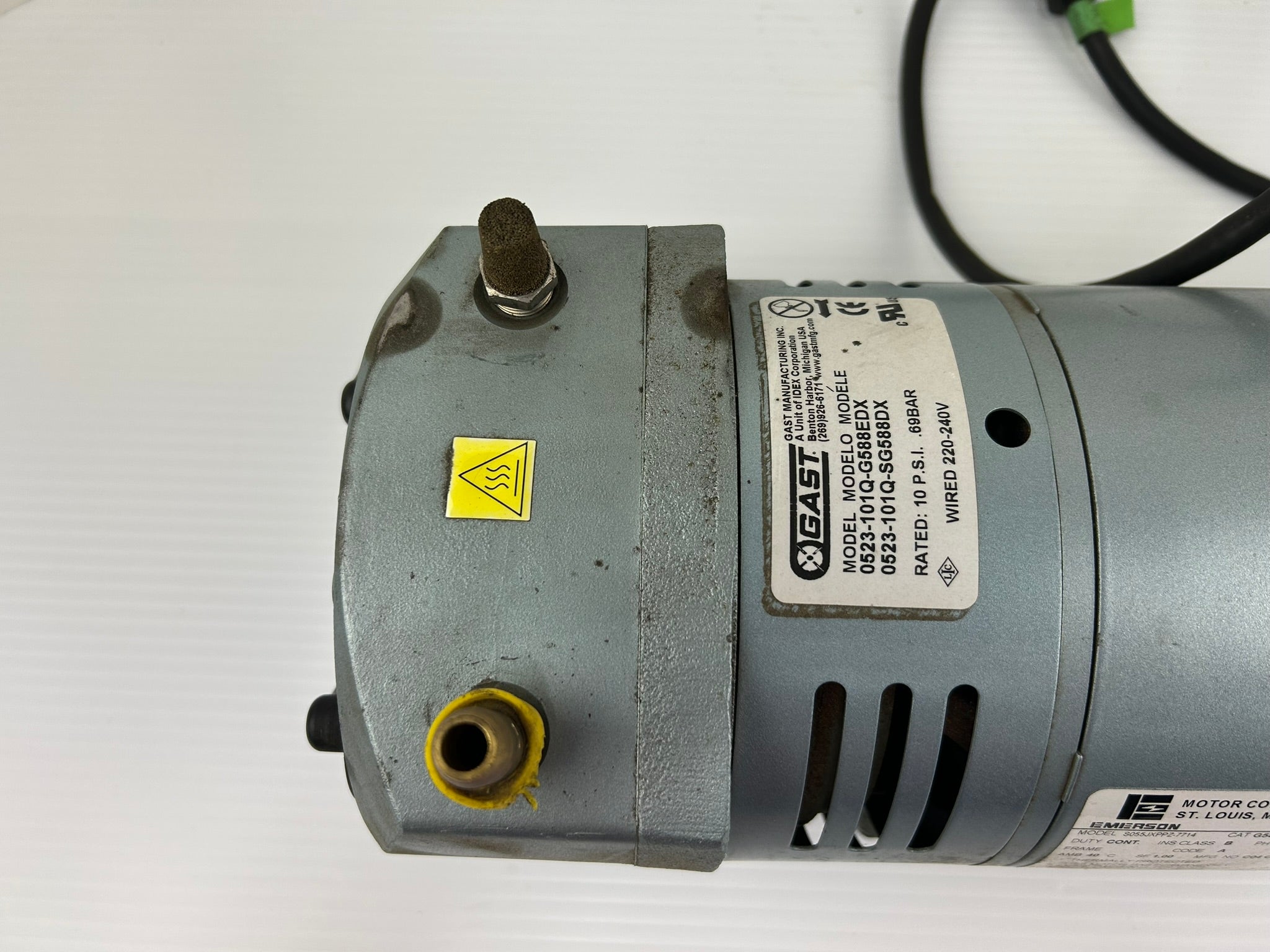 Gast 0523-101Q-G588EDX Pump with Emerson S055JXPPZ-7714 Motor G588EDX